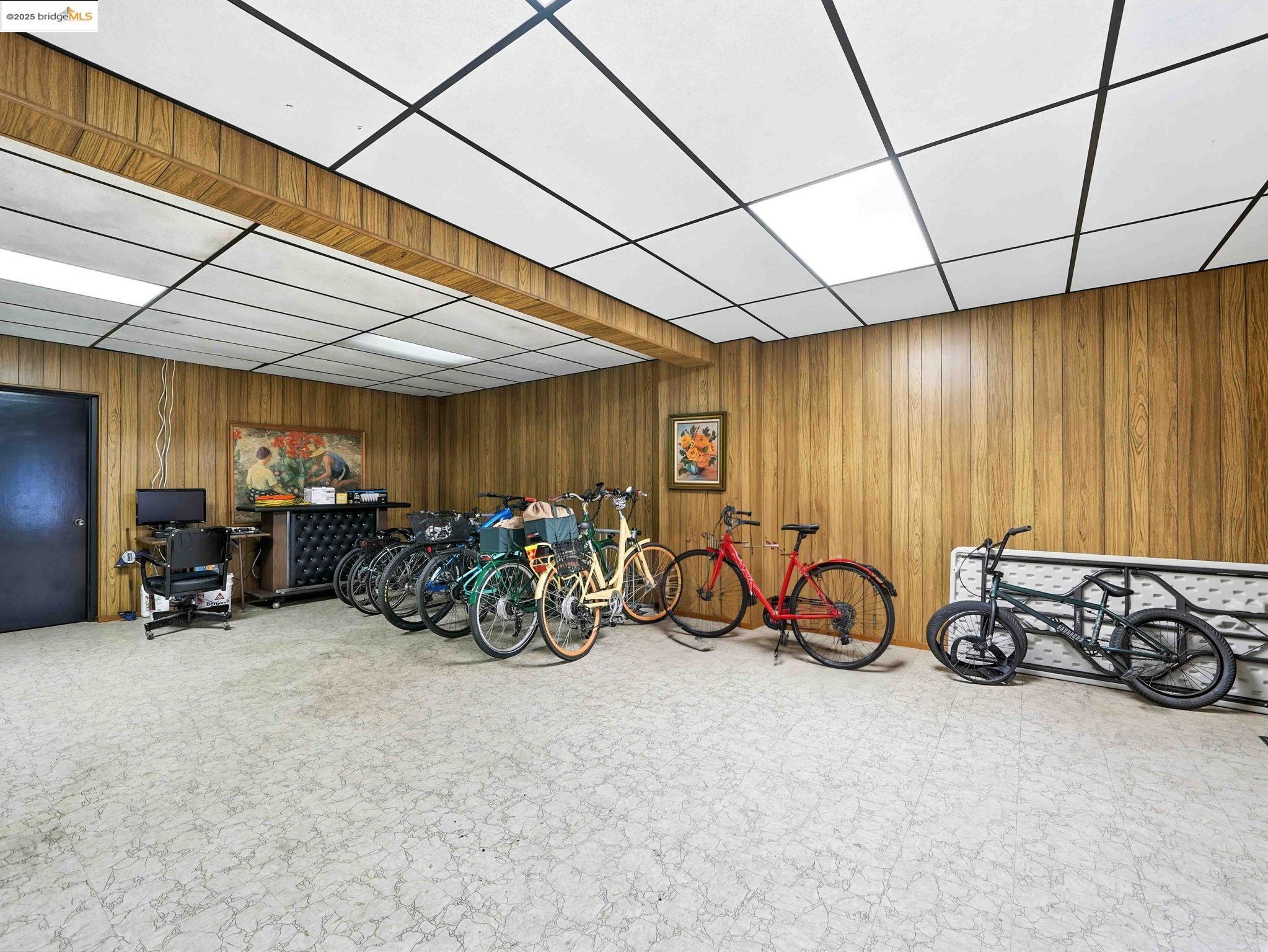 Detail Gallery Image 28 of 41 For 2106 Otis Dr #D,  Alameda,  CA 94501 - 2 Beds | 1/1 Baths