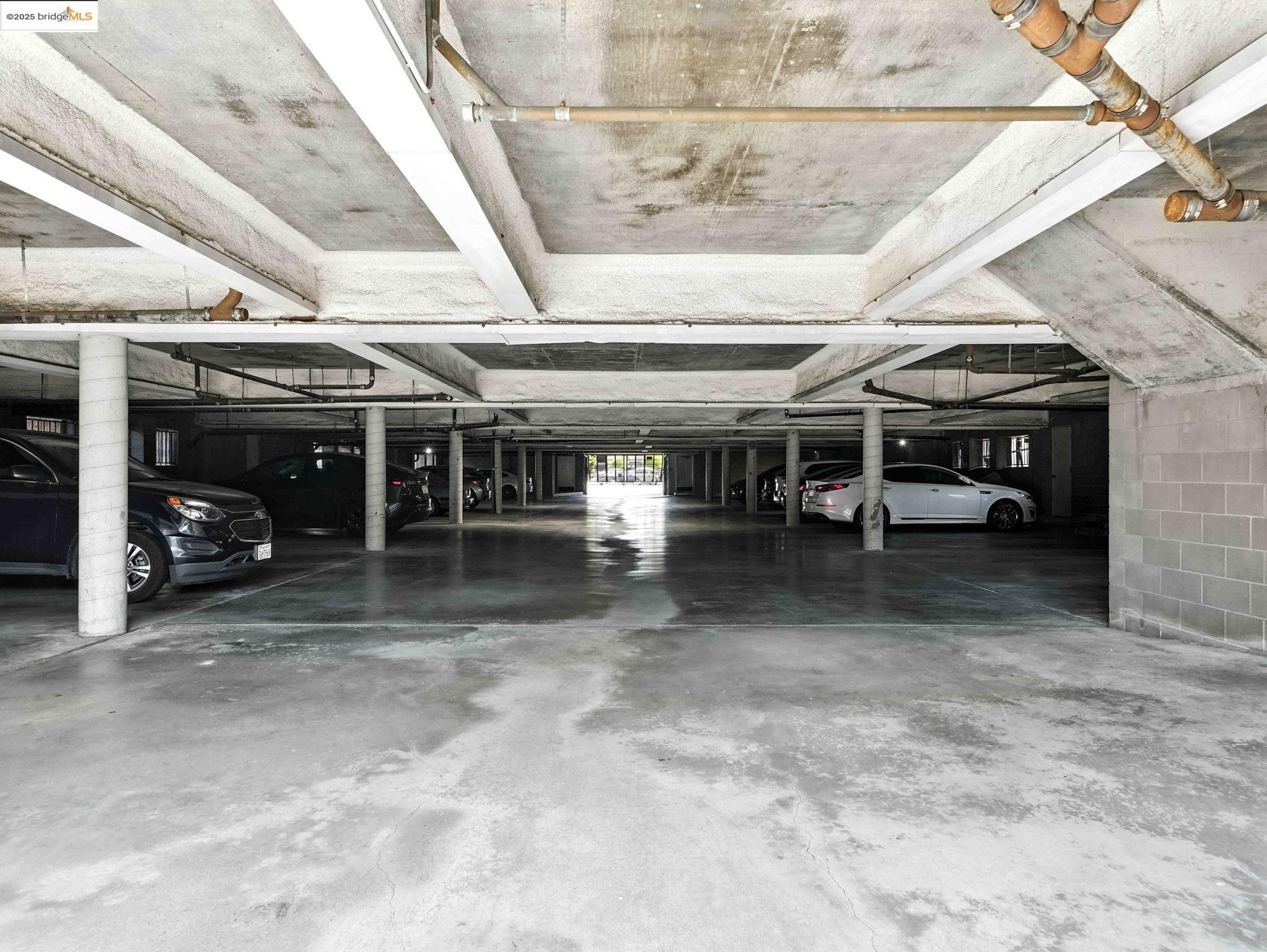 Detail Gallery Image 29 of 41 For 2106 Otis Dr #D,  Alameda,  CA 94501 - 2 Beds | 1/1 Baths