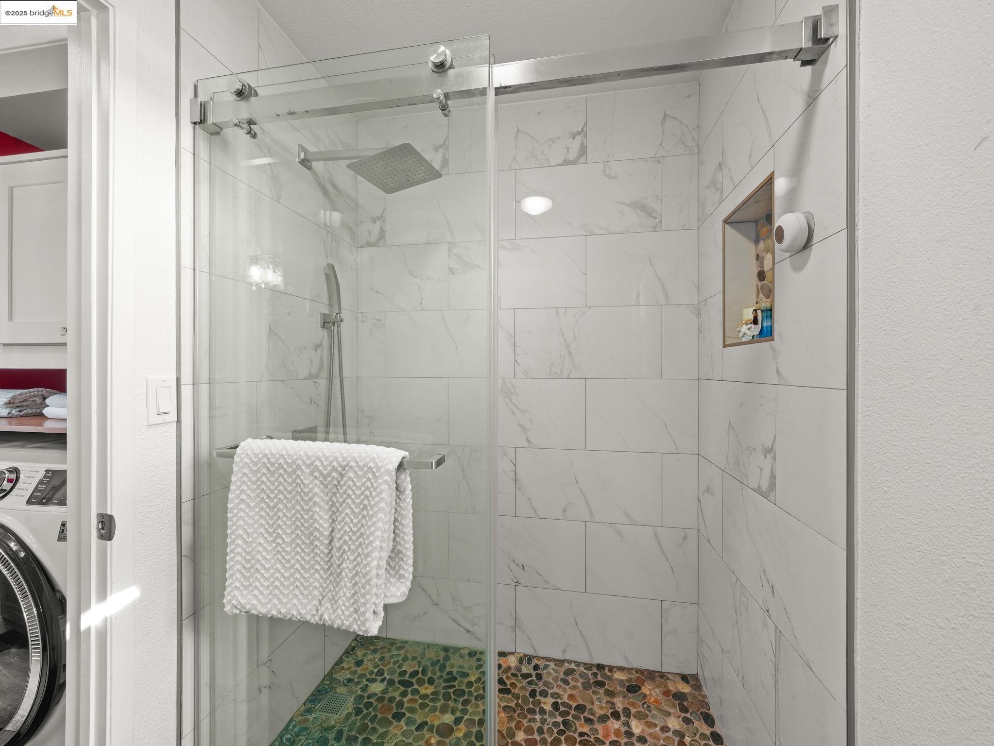 Detail Gallery Image 31 of 41 For 2106 Otis Dr #D,  Alameda,  CA 94501 - 2 Beds | 1/1 Baths