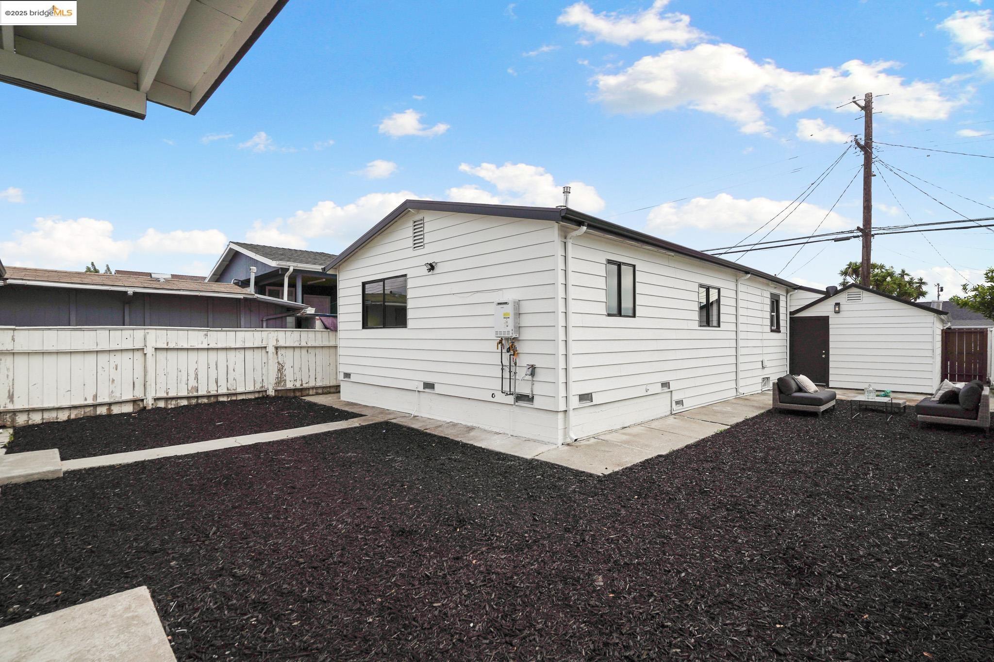 Detail Gallery Image 30 of 35 For 2839 Esmond Ave, Richmond,  CA 94804 - 4 Beds | 2 Baths