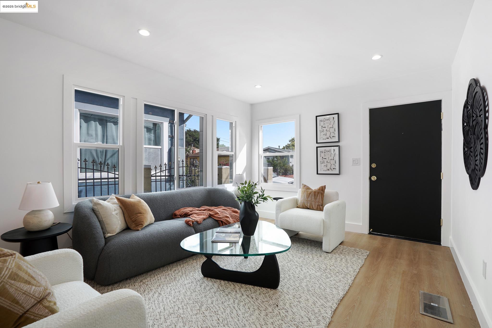 Detail Gallery Image 6 of 35 For 2839 Esmond Ave, Richmond,  CA 94804 - 4 Beds | 2 Baths