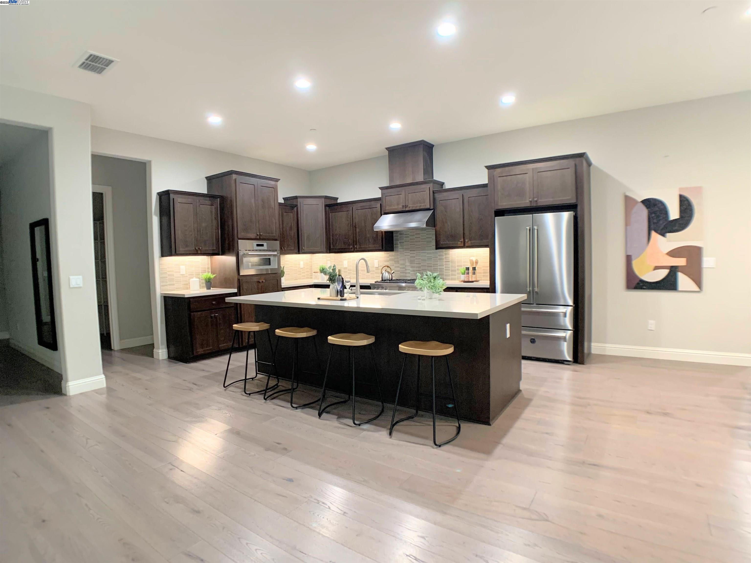 Detail Gallery Image 11 of 55 For 39438 Humpback Whale Rd, Newark,  CA 94560 - 4 Beds | 4/1 Baths