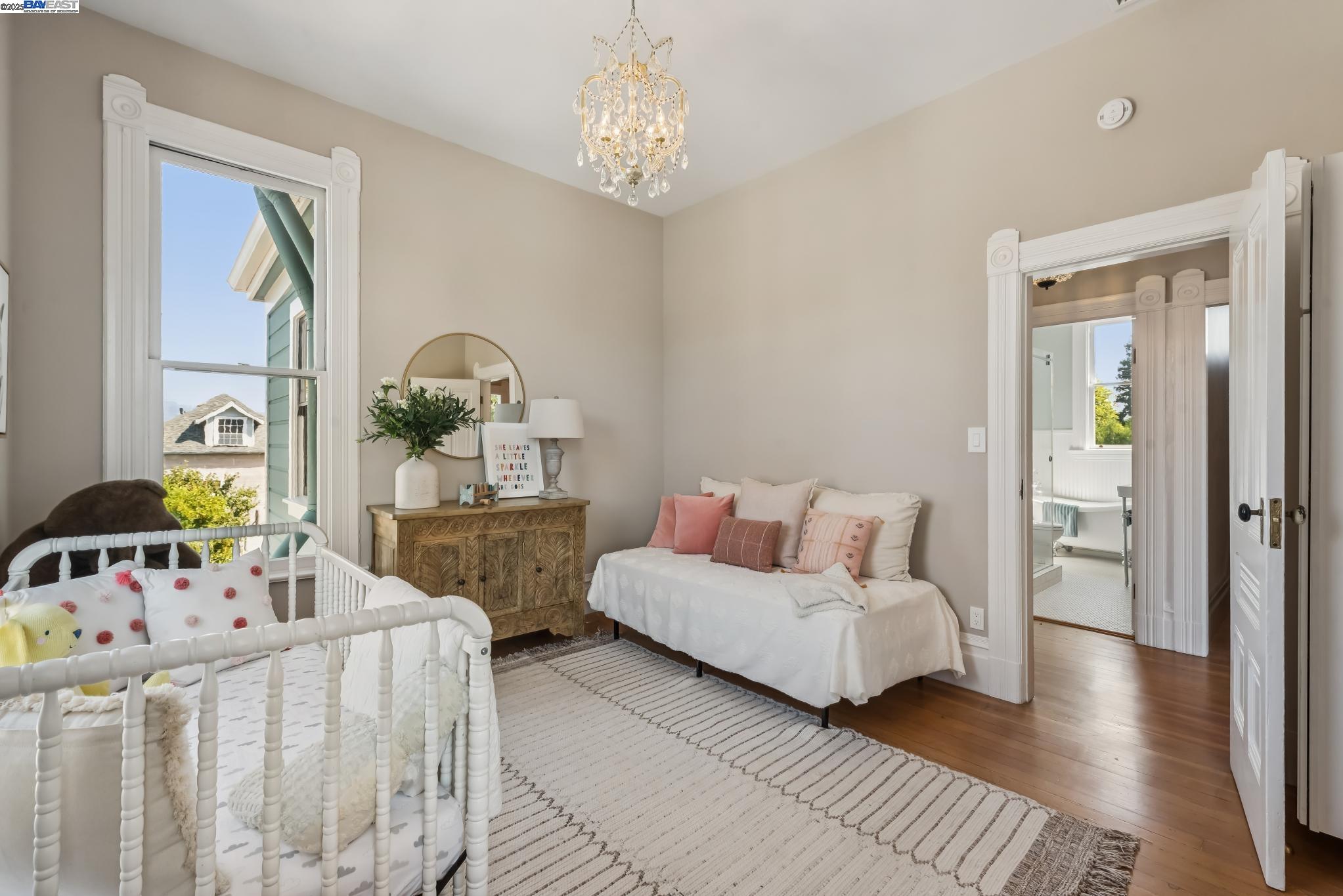 Detail Gallery Image 28 of 53 For 2061 Buena Vista Ave, Alameda,  CA 94501 - 7 Beds | 3/1 Baths