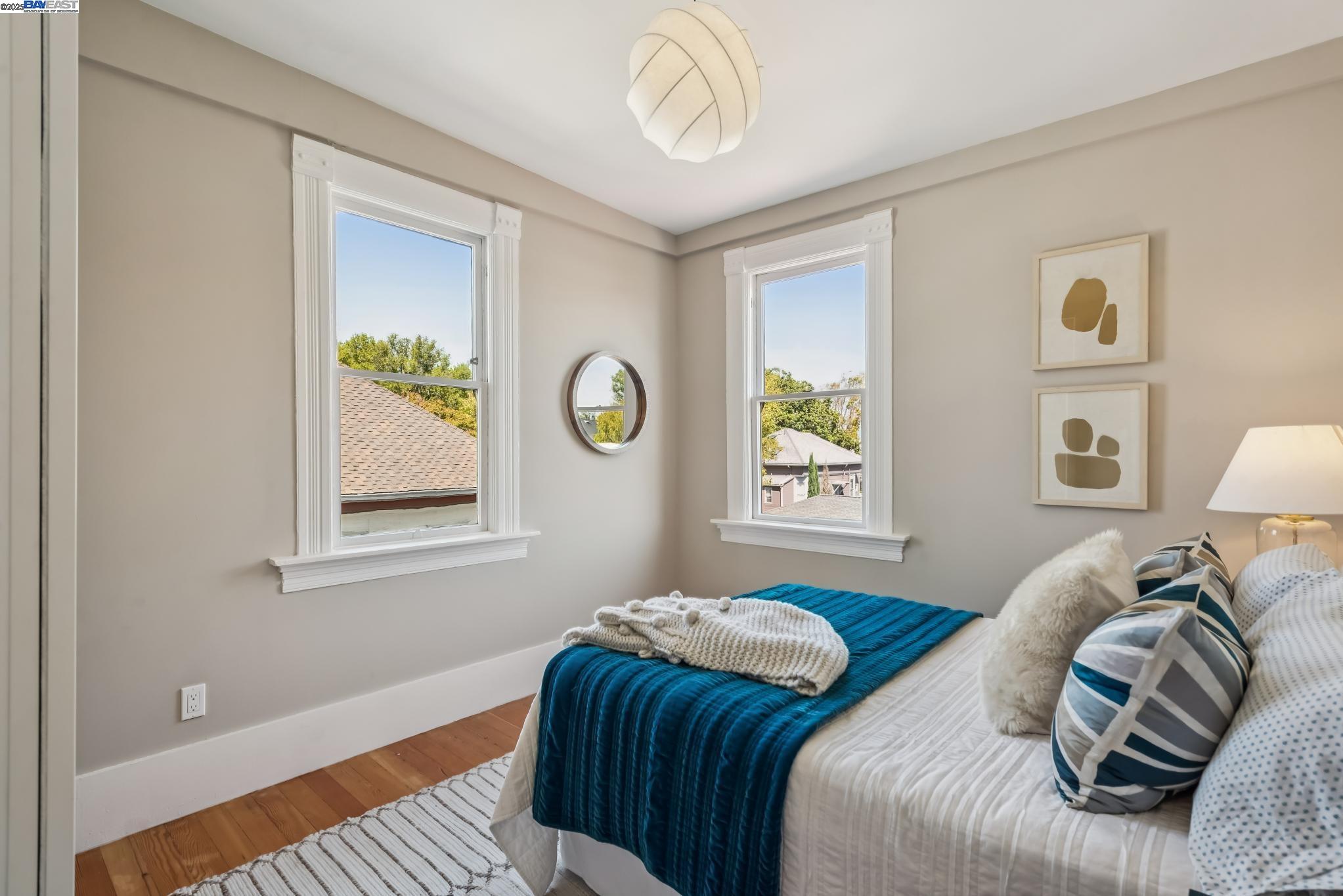 Detail Gallery Image 30 of 53 For 2061 Buena Vista Ave, Alameda,  CA 94501 - 7 Beds | 3/1 Baths