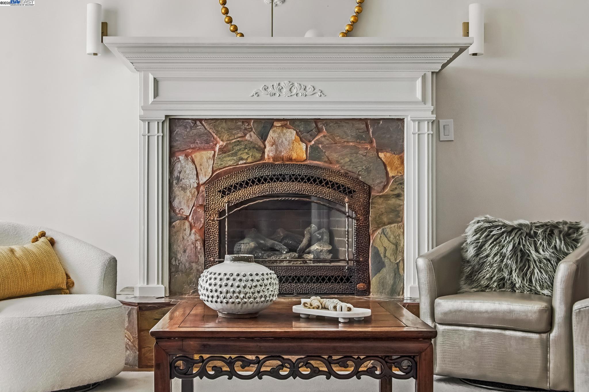 Detail Gallery Image 6 of 53 For 2061 Buena Vista Ave, Alameda,  CA 94501 - 7 Beds | 3/1 Baths