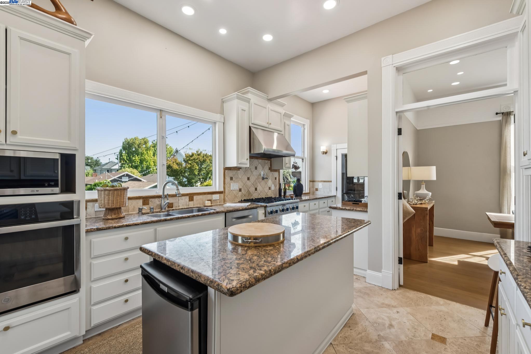 Detail Gallery Image 17 of 52 For 2061 Buena Vista Ave., Alameda,  CA 94501 - – Beds | – Baths