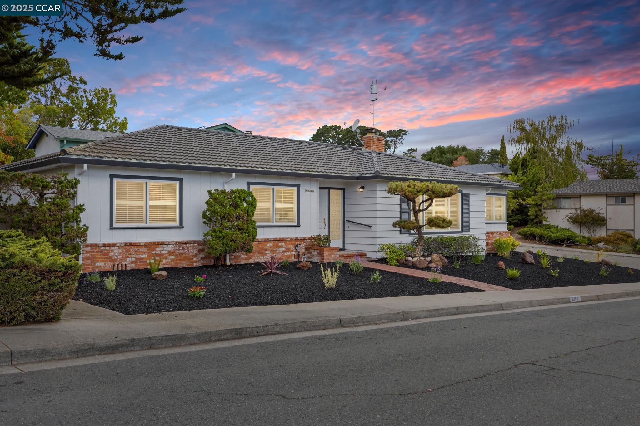 Front Image Thumbnail for CC41113578