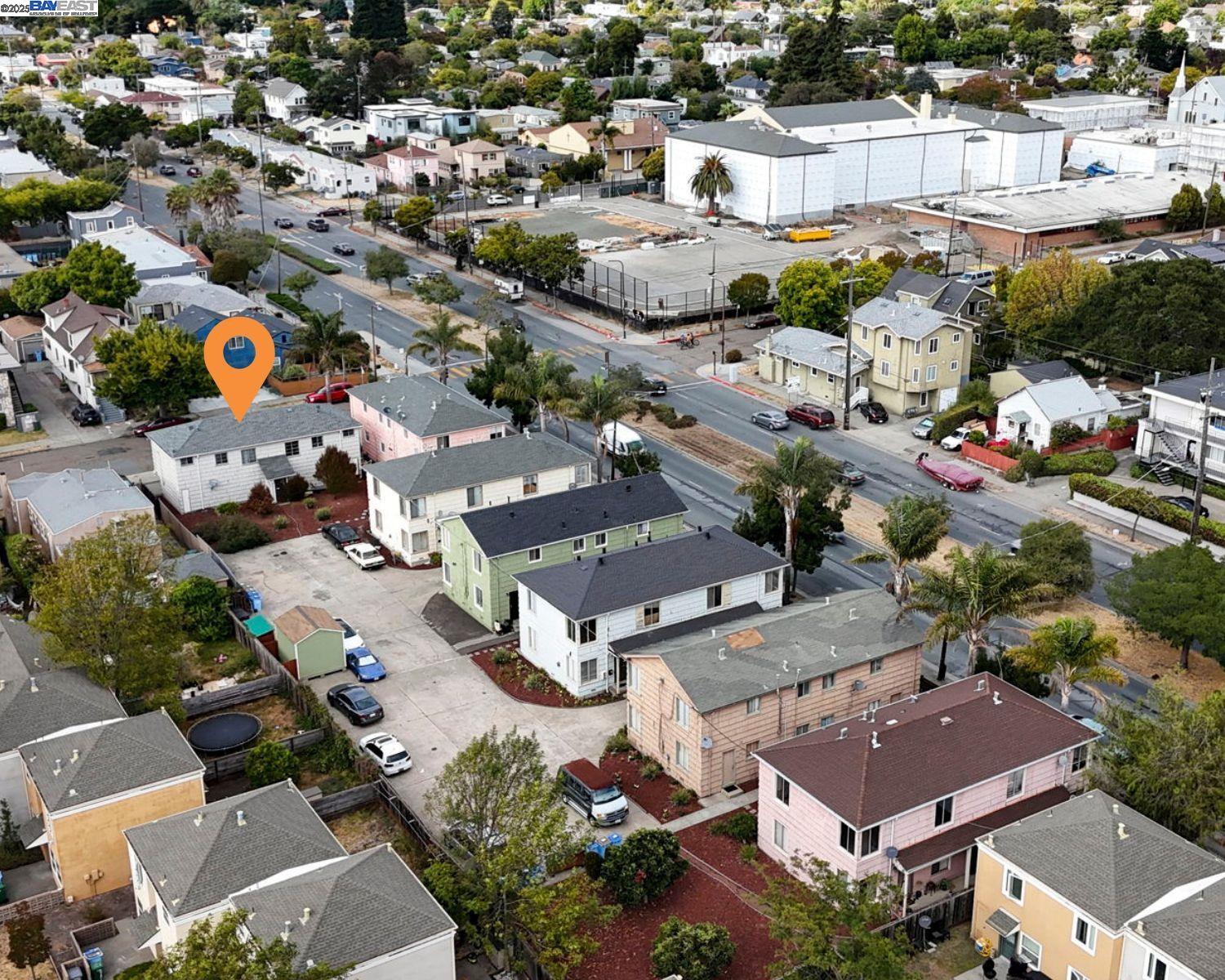 Detail Gallery Image 3 of 23 For 1450 Ward St, Berkeley,  CA 94702 - – Beds | – Baths