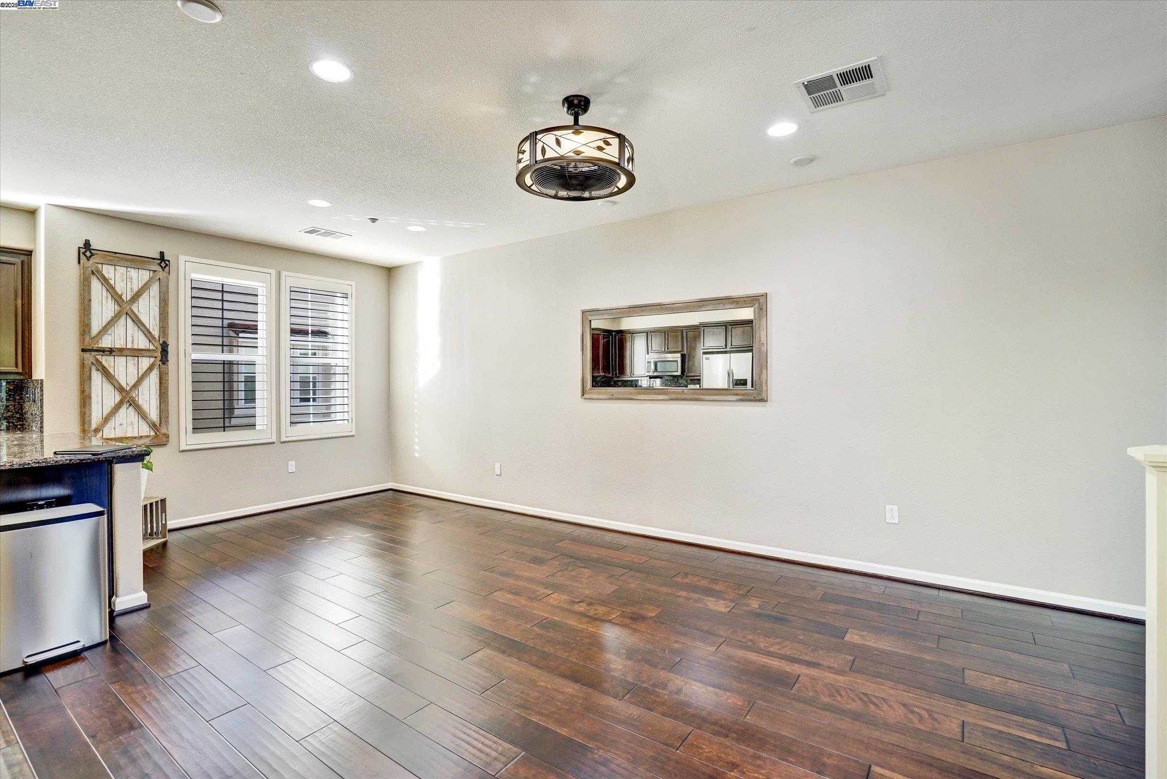 Photo #8: 41113611 Listing: Photo #8