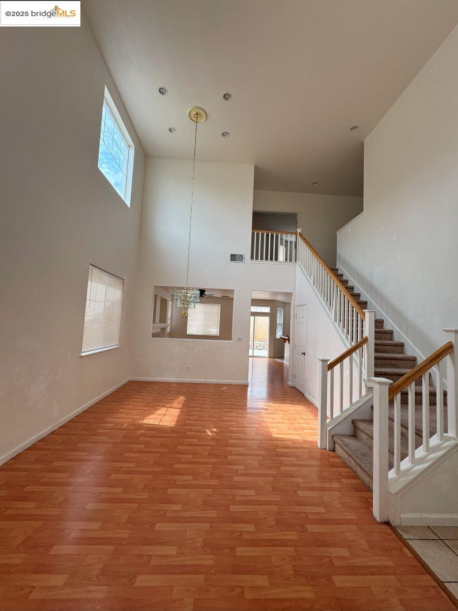 Detail Gallery Image 18 of 31 For 645 Rockspray Cir, Pittsburg,  CA 94565 - 4 Beds | 2/1 Baths