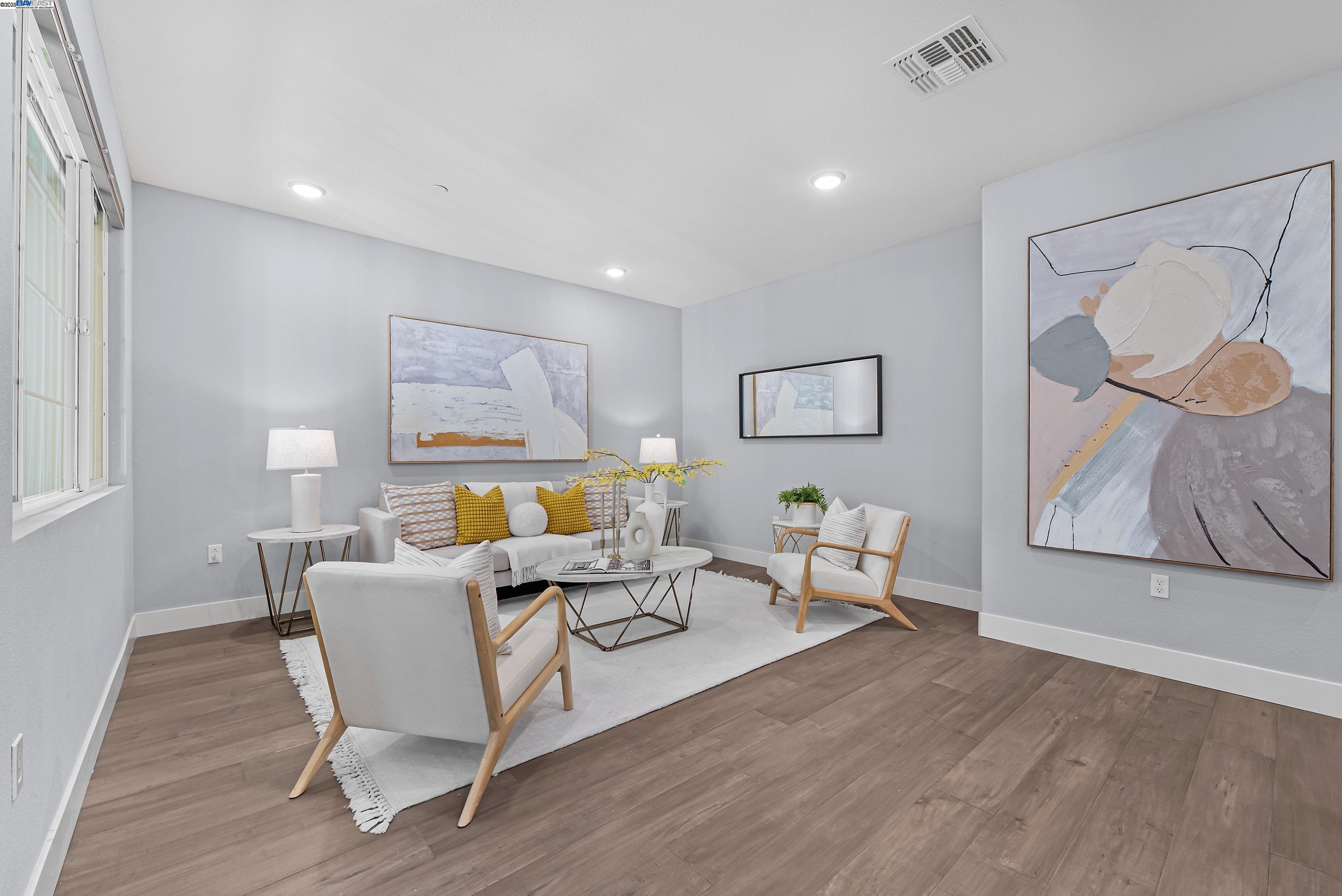 Photo #2: 41113628 Listing 