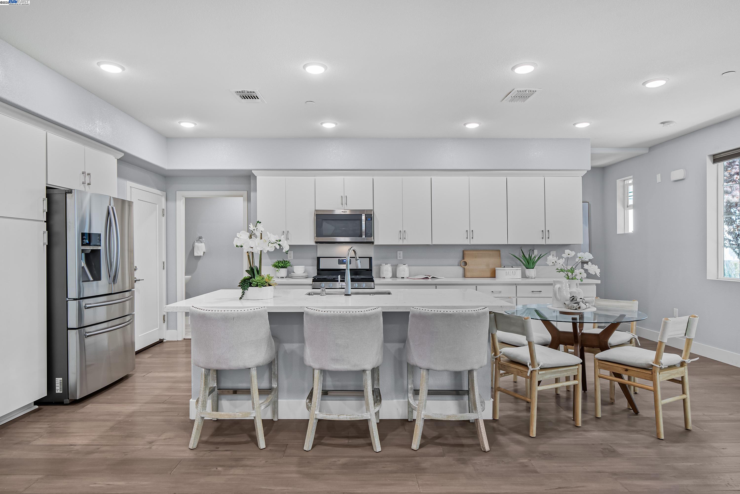 Photo #5: 41113628 Listing 