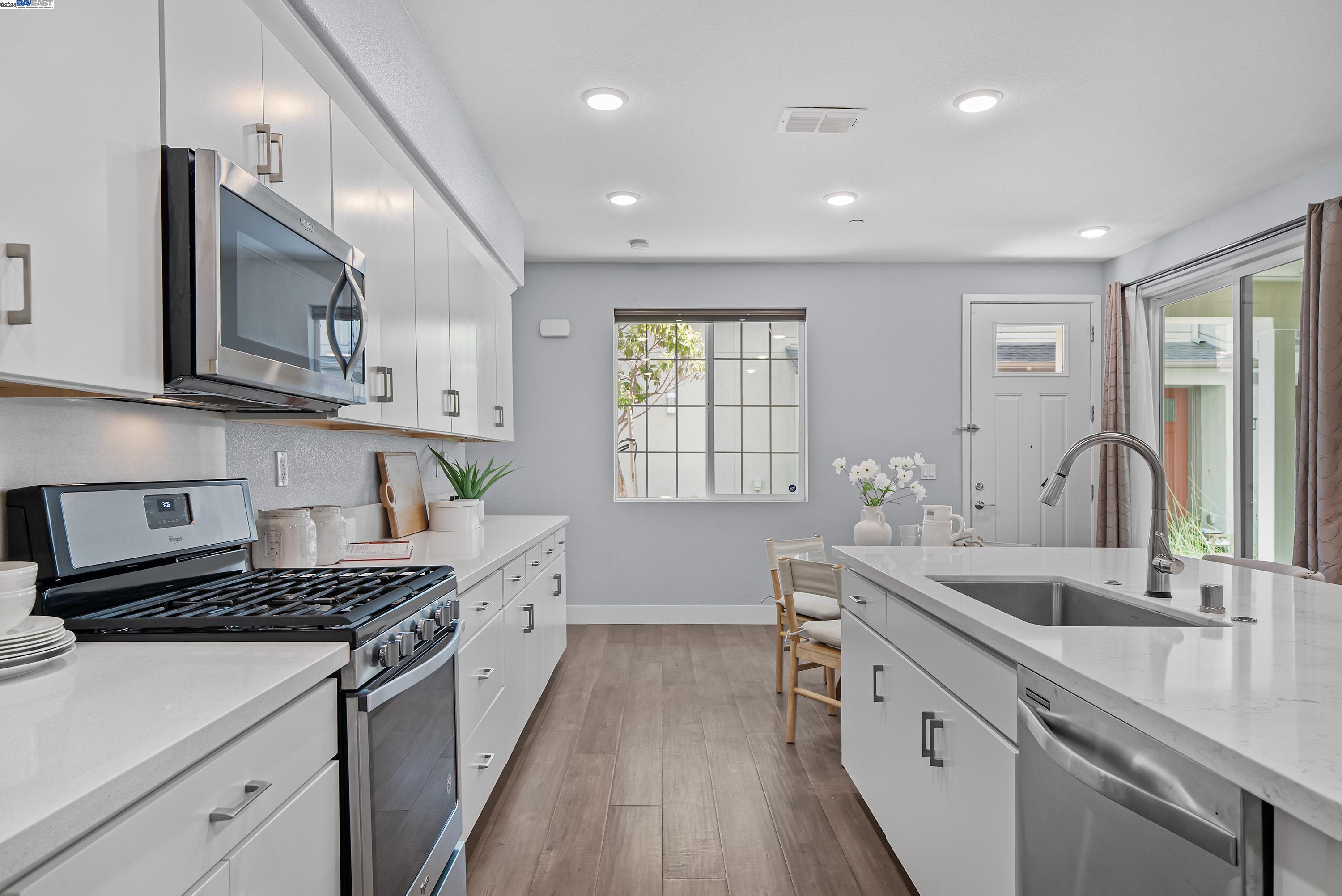 Photo #8: 41113628 Listing: Photo #8
