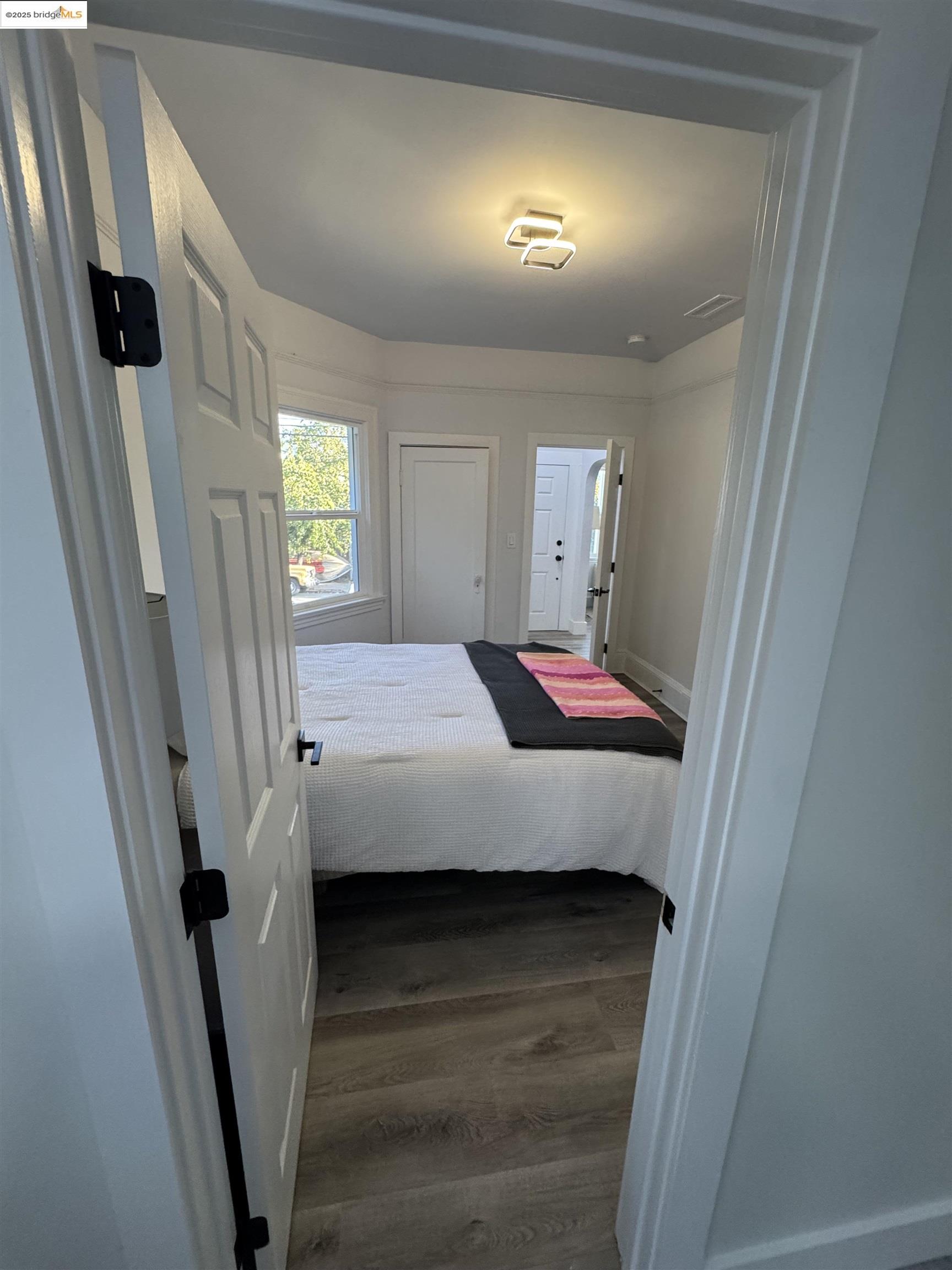 Detail Gallery Image 15 of 48 For 878 Athens Ave, Oakland,  CA 94607 - 2 Beds | 2 Baths