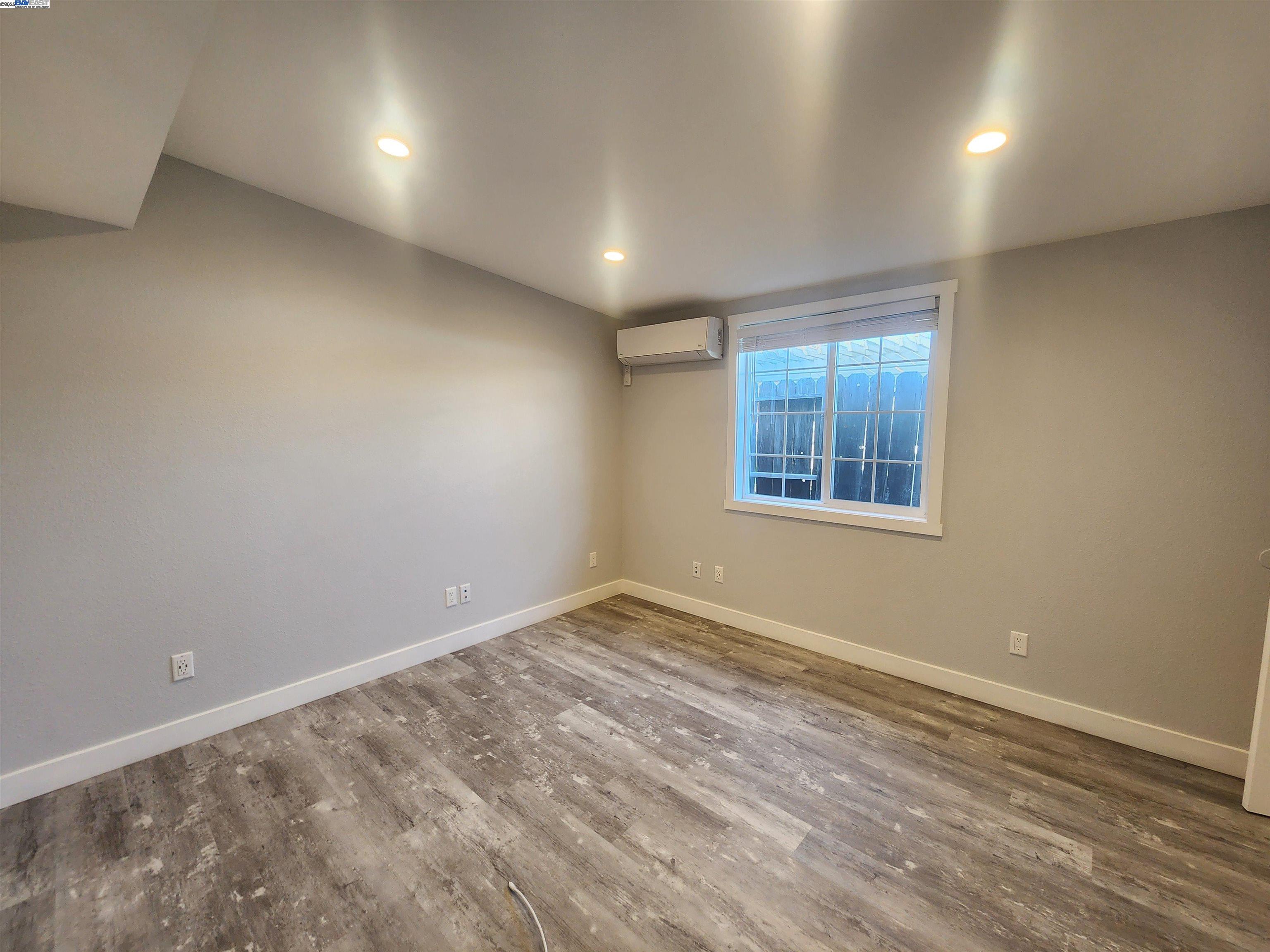 Detail Gallery Image 12 of 17 For 981 Marylin Ave Adu,  Livermore,  CA 94551 - 1 Beds | 1 Baths