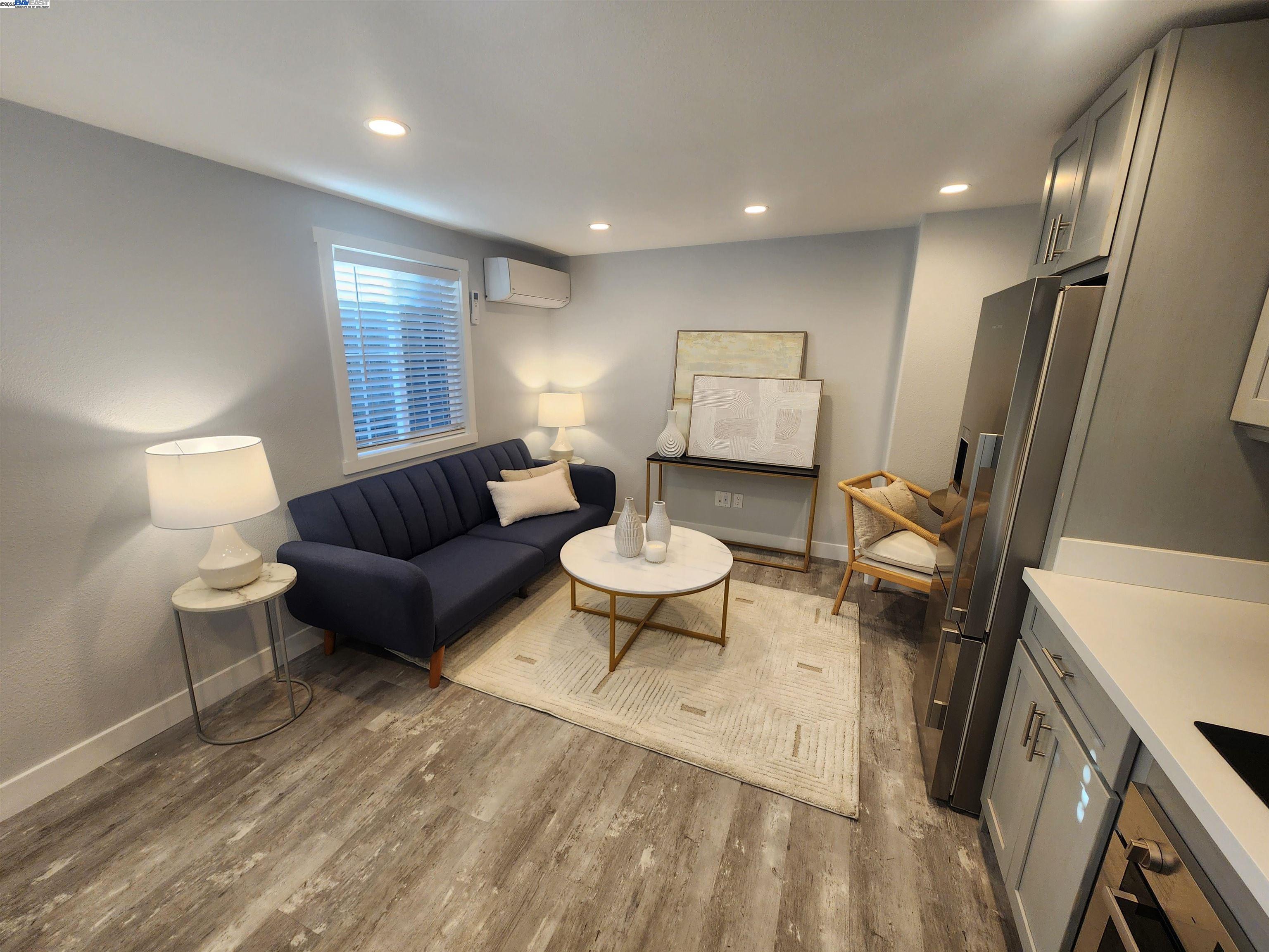 Detail Gallery Image 3 of 17 For 981 Marylin Ave Adu,  Livermore,  CA 94551 - 1 Beds | 1 Baths