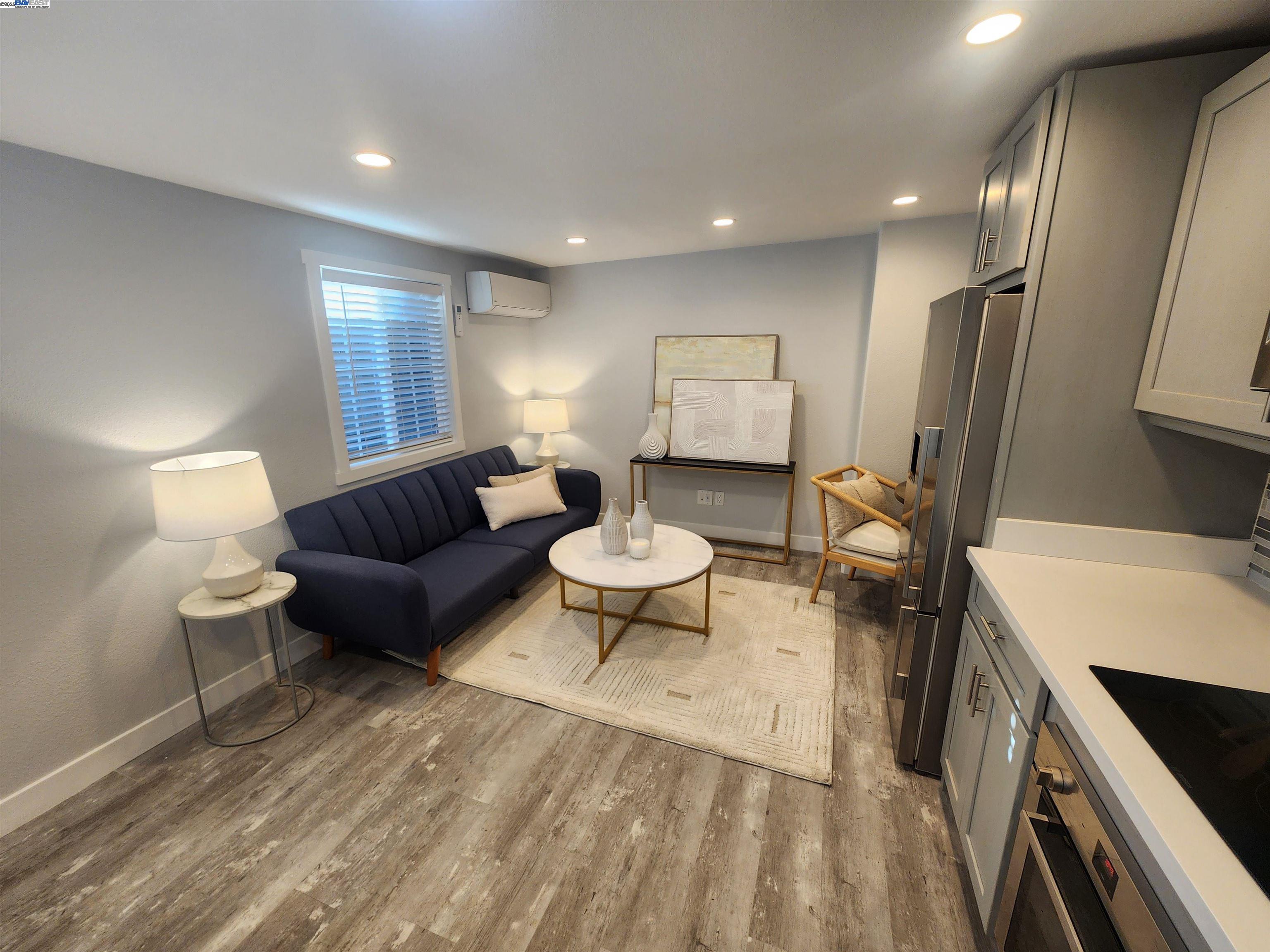 Detail Gallery Image 4 of 17 For 981 Marylin Ave Adu,  Livermore,  CA 94551 - 1 Beds | 1 Baths