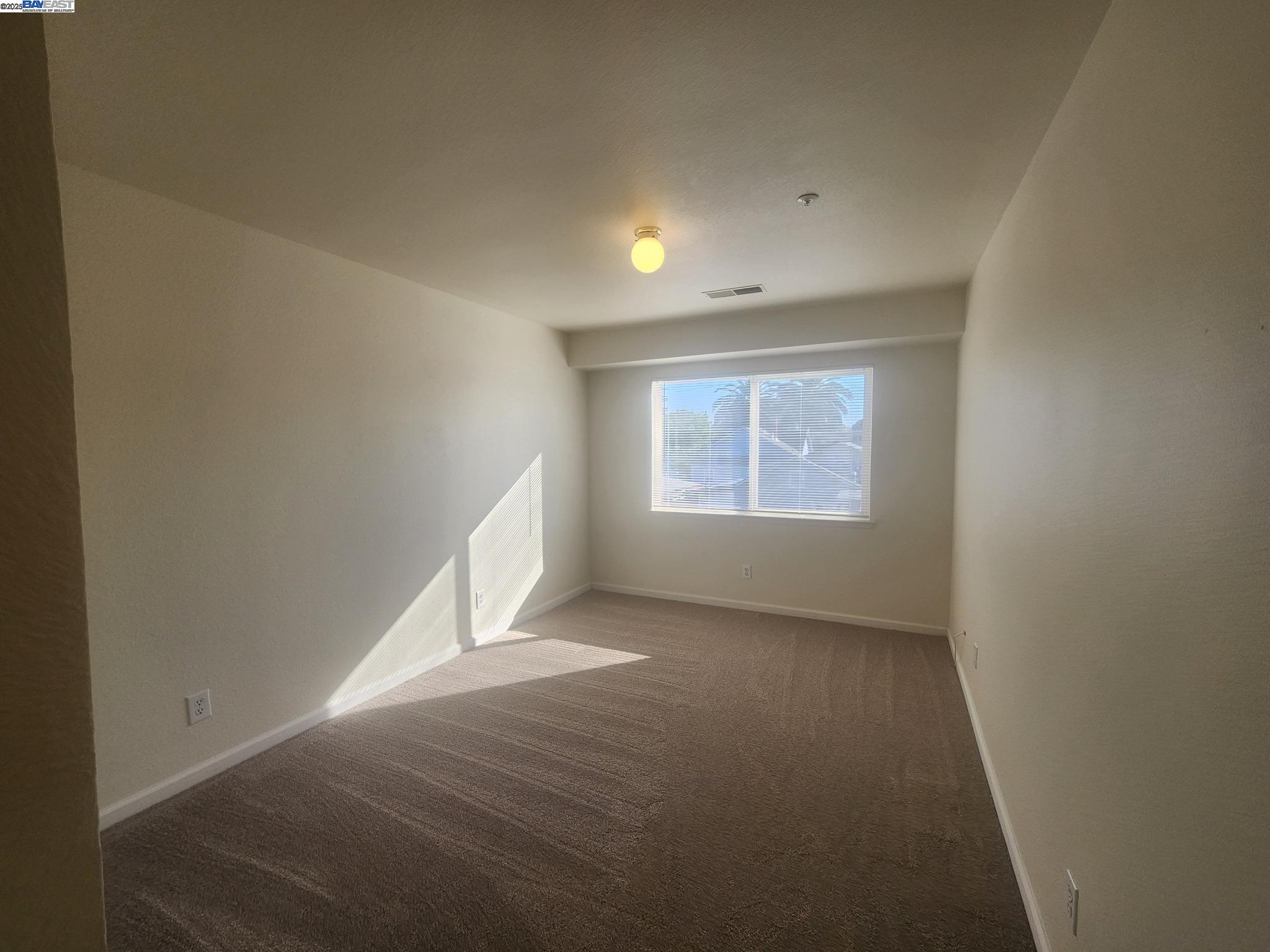 Detail Gallery Image 12 of 17 For 2255 Chestnut St #12,  Livermore,  CA 94551-6857 - 2 Beds | 2 Baths
