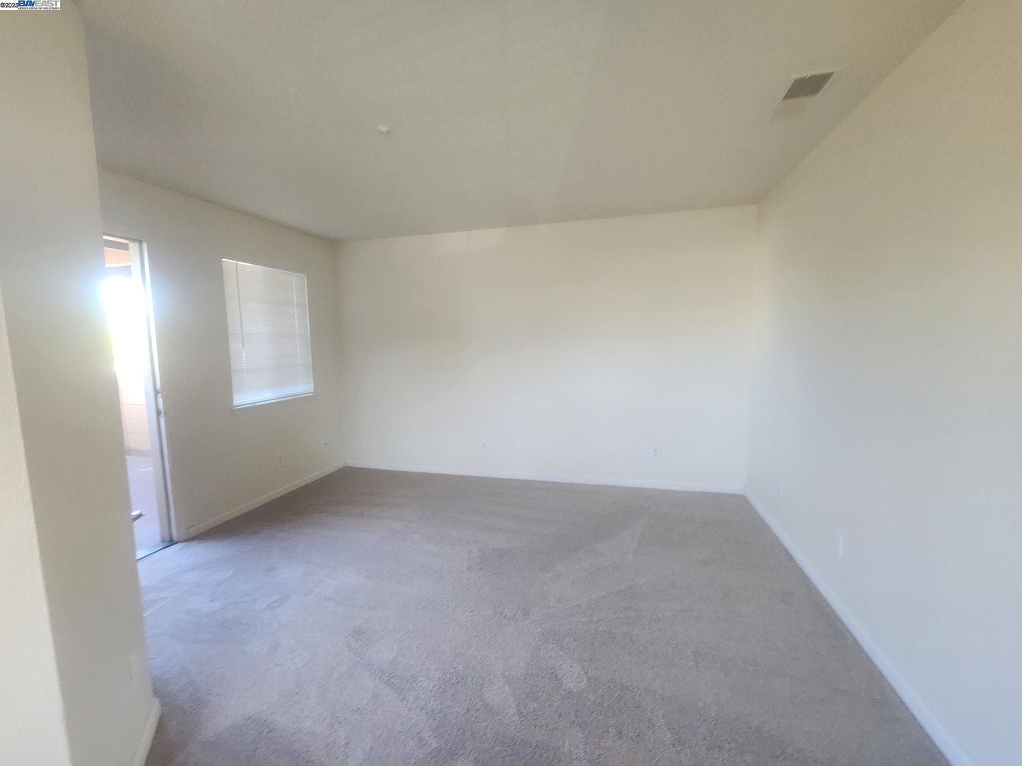 Detail Gallery Image 5 of 17 For 2255 Chestnut St #12,  Livermore,  CA 94551-6857 - 2 Beds | 2 Baths