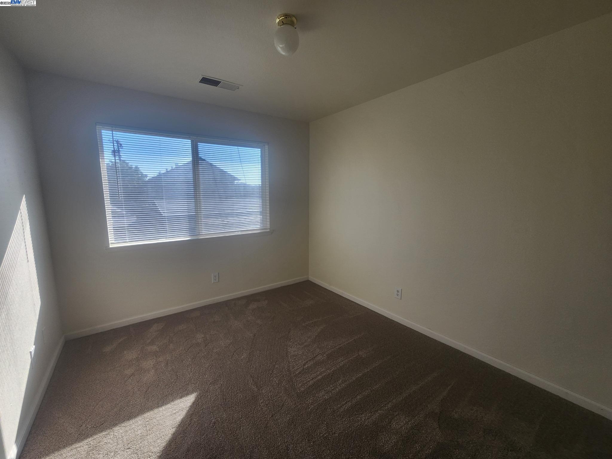 Detail Gallery Image 9 of 17 For 2255 Chestnut St #12,  Livermore,  CA 94551-6857 - 2 Beds | 2 Baths