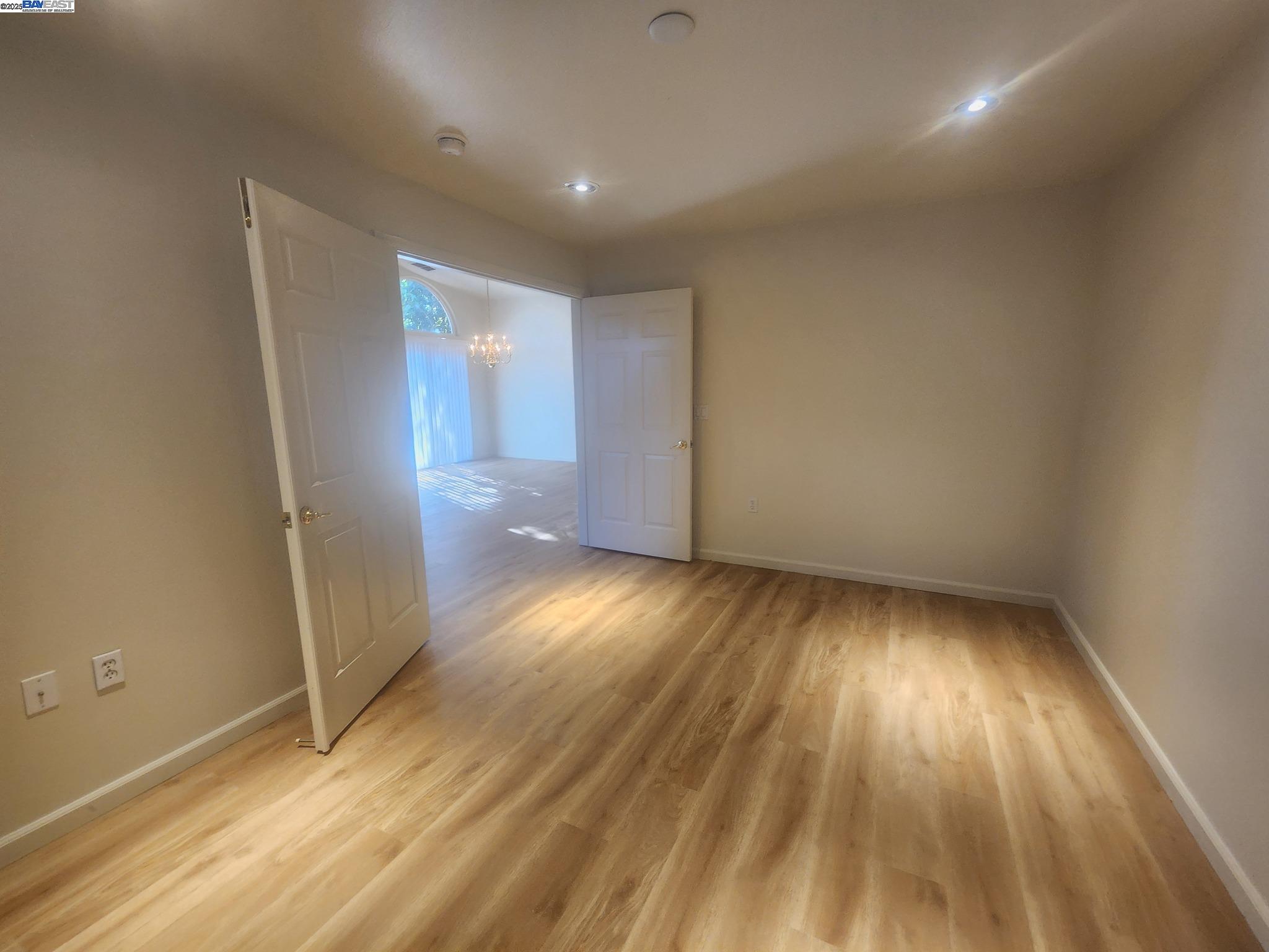 Detail Gallery Image 7 of 22 For 1536 Corte Reina Cmn, Livermore,  CA 94551-7432 - 3 Beds | 2 Baths