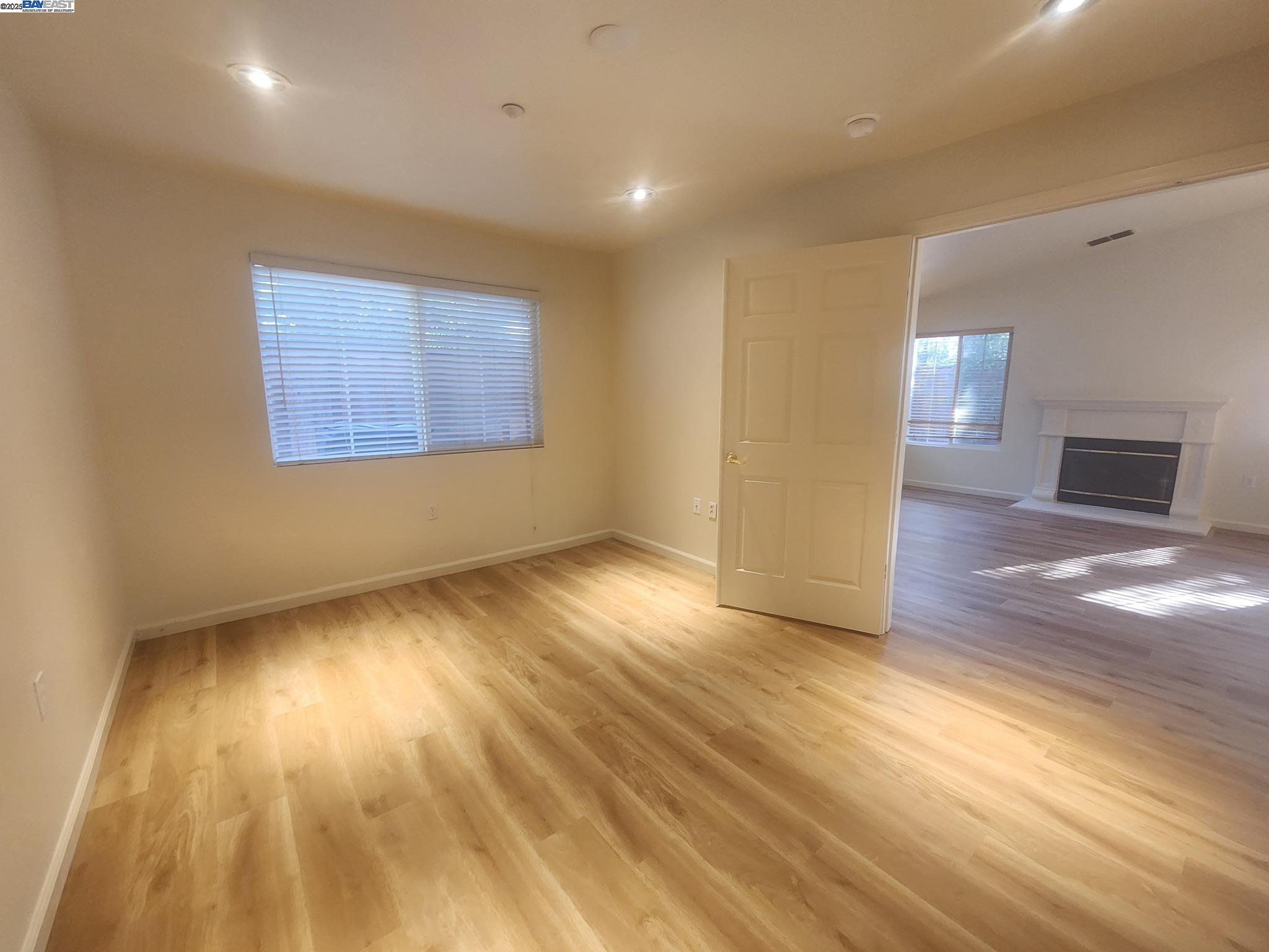 Detail Gallery Image 8 of 22 For 1536 Corte Reina Cmn, Livermore,  CA 94551-7432 - 3 Beds | 2 Baths