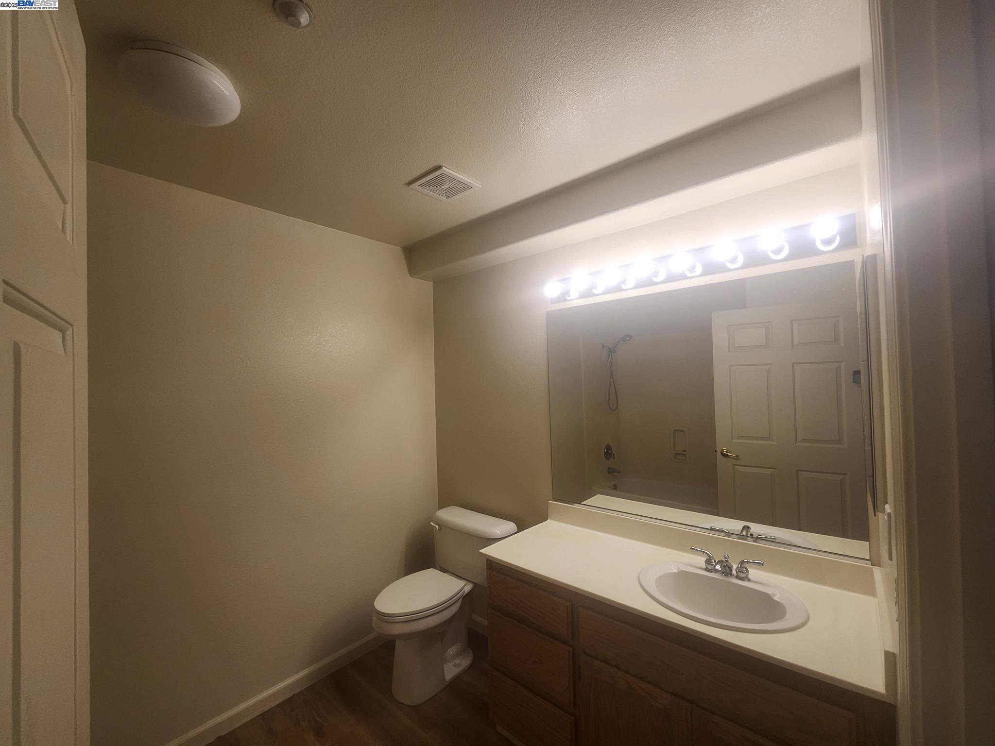 Detail Gallery Image 9 of 22 For 1536 Corte Reina Cmn, Livermore,  CA 94551-7432 - 3 Beds | 2 Baths