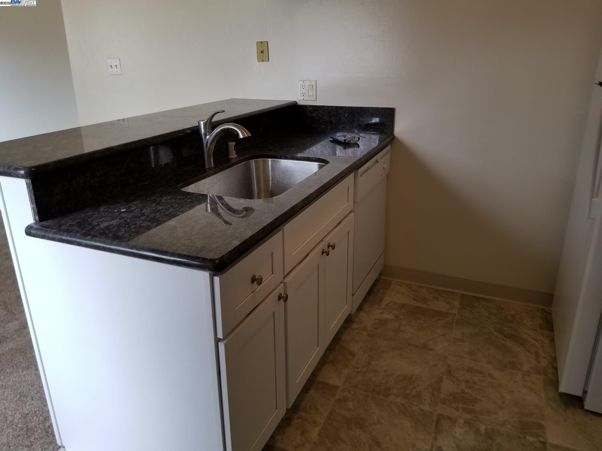 Detail Gallery Image 6 of 17 For Segundo Ct #1,  Pleasanton,  CA 94588 - 2 Beds | 1 Baths