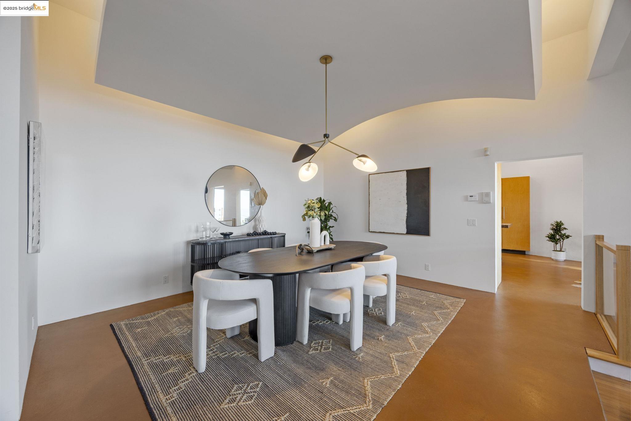 Detail Gallery Image 16 of 60 For 6590 Oakwood Dr, Oakland,  CA 94611 - 3 Beds | 2/1 Baths