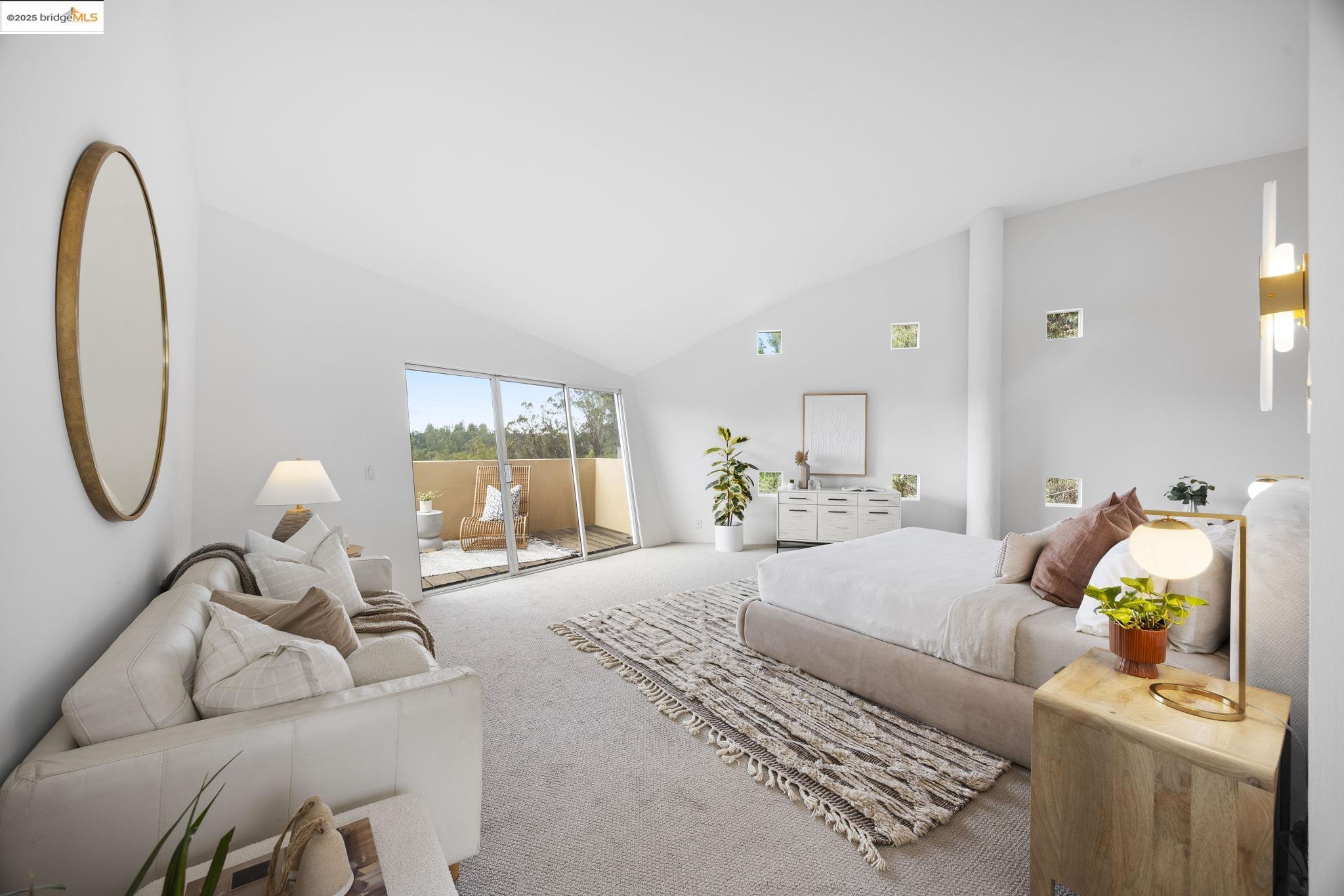 Detail Gallery Image 35 of 60 For 6590 Oakwood Dr, Oakland,  CA 94611 - 3 Beds | 2/1 Baths