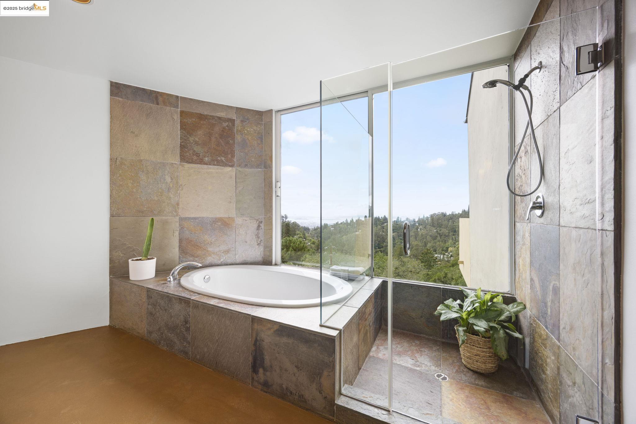 Detail Gallery Image 42 of 60 For 6590 Oakwood Dr, Oakland,  CA 94611 - 3 Beds | 2/1 Baths