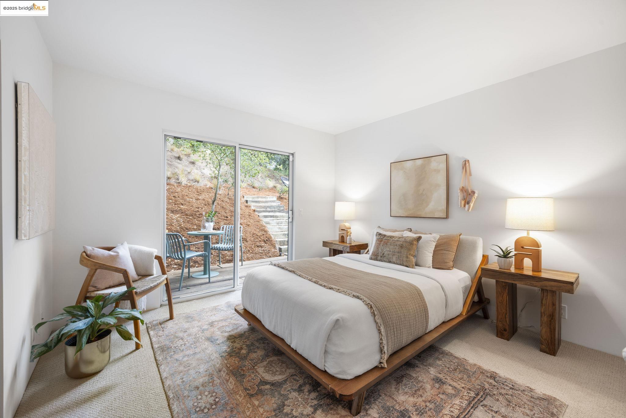 Detail Gallery Image 46 of 60 For 6590 Oakwood Dr, Oakland,  CA 94611 - 3 Beds | 2/1 Baths