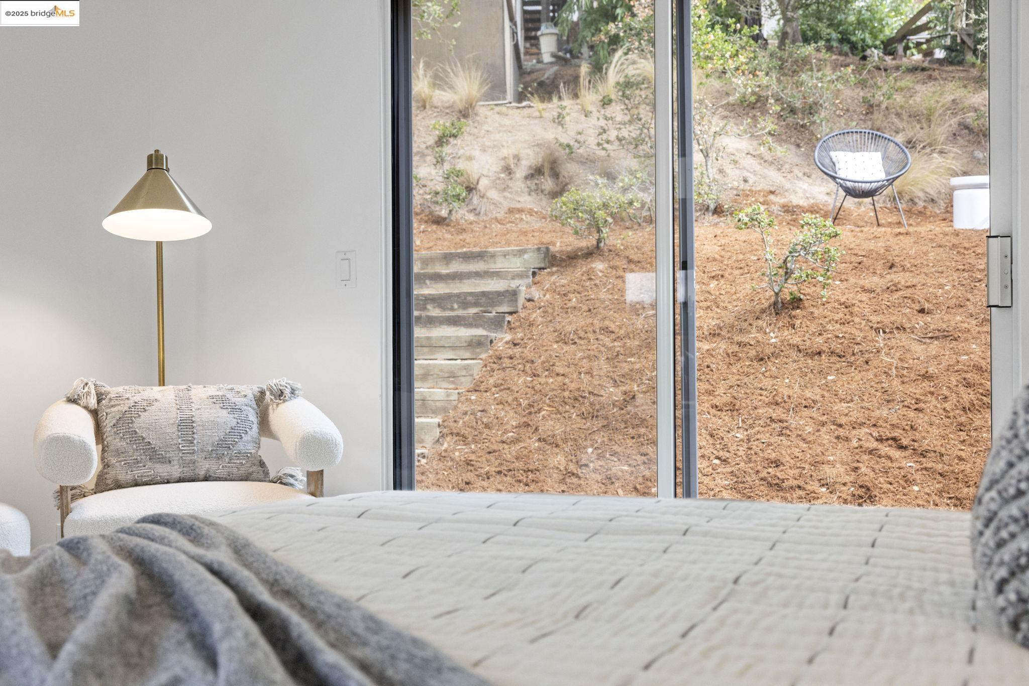 Detail Gallery Image 53 of 60 For 6590 Oakwood Dr, Oakland,  CA 94611 - 3 Beds | 2/1 Baths