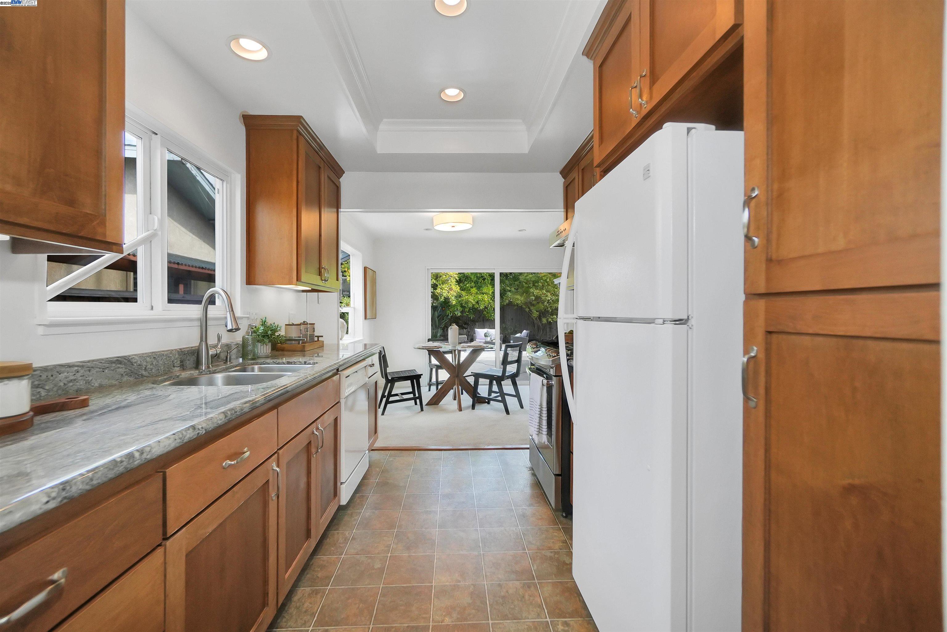 Detail Gallery Image 10 of 54 For 3006 Eggers Dr, Fremont,  CA 94536 - 4 Beds | 2/1 Baths