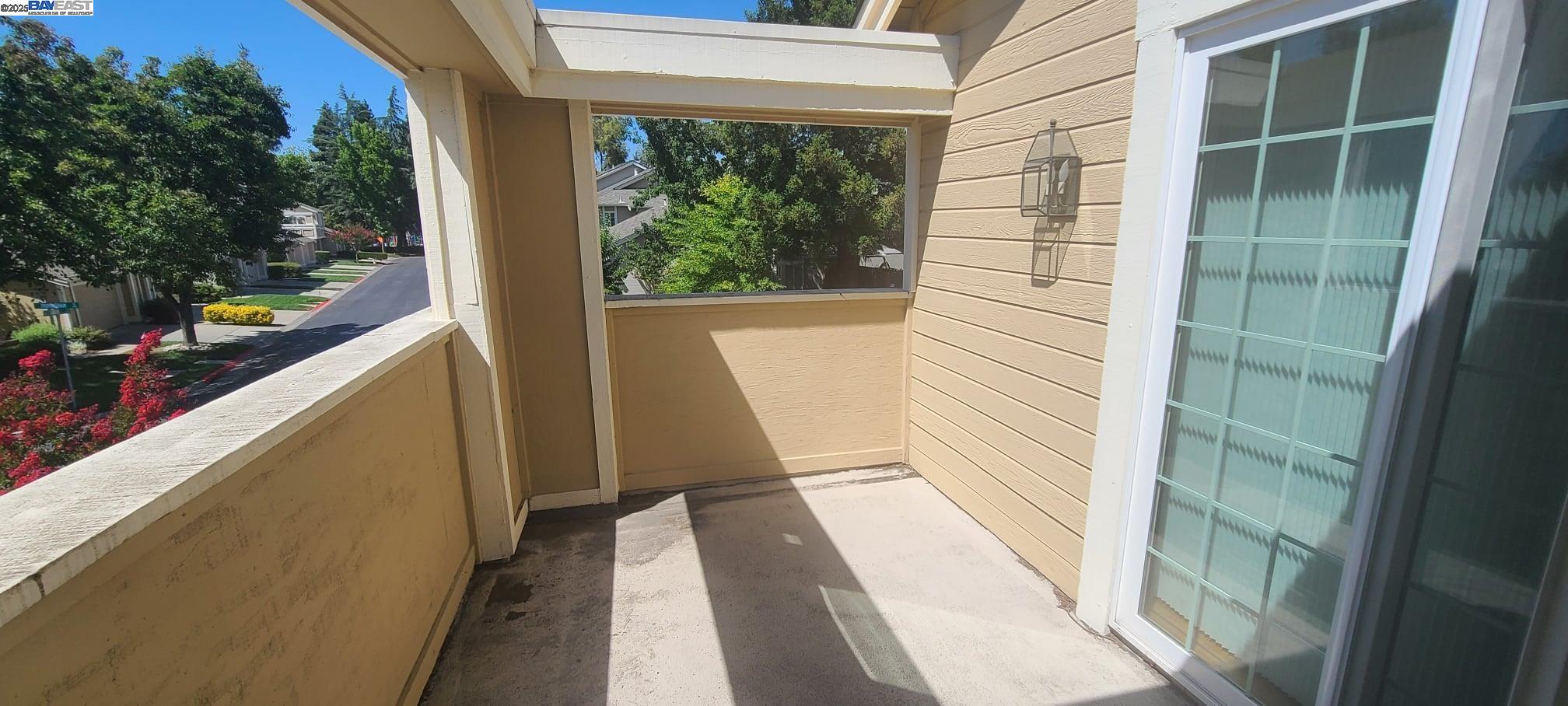 Detail Gallery Image 2 of 21 For 1489 Trimingham Dr, Pleasanton,  CA 94566 - 3 Beds | 2/1 Baths
