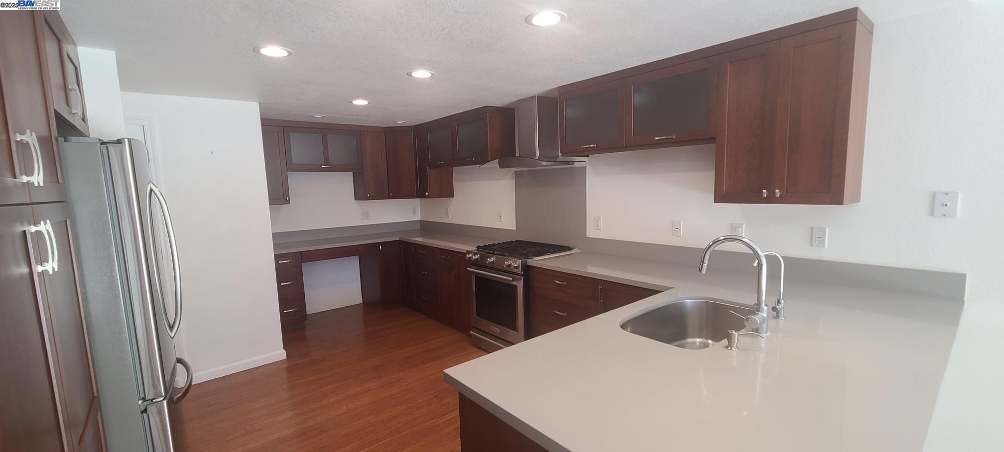 Detail Gallery Image 5 of 21 For 1489 Trimingham Dr, Pleasanton,  CA 94566 - 3 Beds | 2/1 Baths