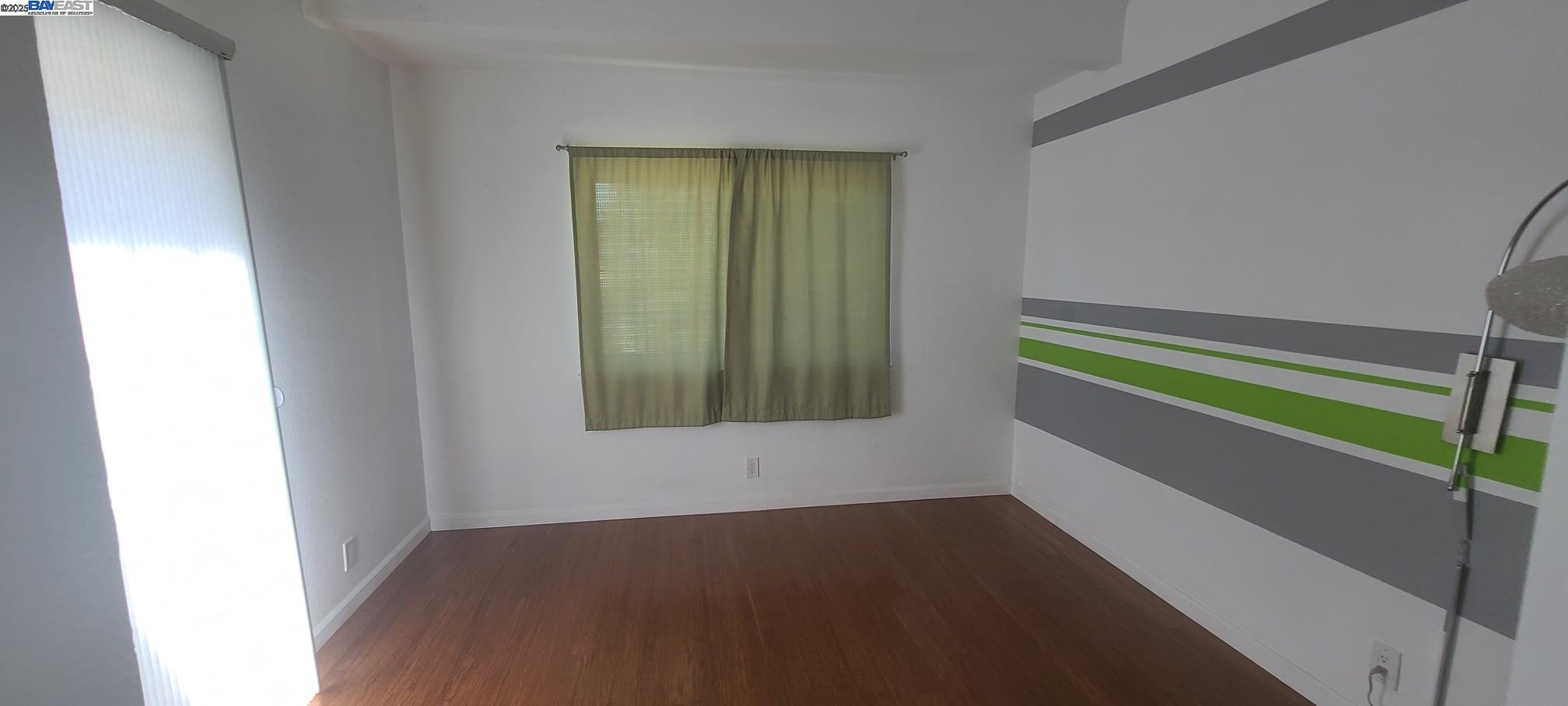 Detail Gallery Image 10 of 21 For 1489 Trimingham Dr, Pleasanton,  CA 94566 - 3 Beds | 2/1 Baths