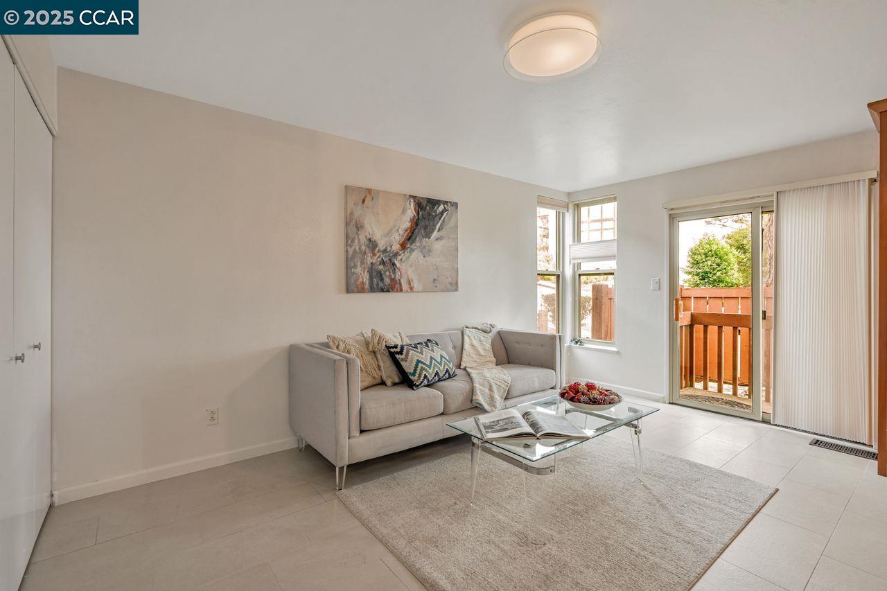 Detail Gallery Image 19 of 40 For 2022 Ascot Dr, Moraga,  CA 94556 - 3 Beds | 2/1 Baths