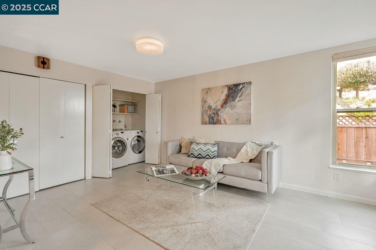 Detail Gallery Image 20 of 40 For 2022 Ascot Dr, Moraga,  CA 94556 - 3 Beds | 2/1 Baths