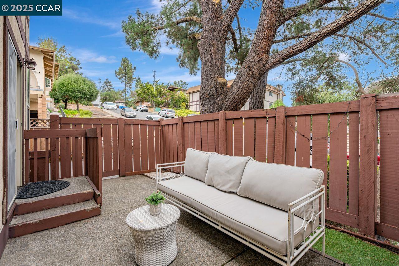 Detail Gallery Image 38 of 40 For 2022 Ascot Dr, Moraga,  CA 94556 - 3 Beds | 2/1 Baths