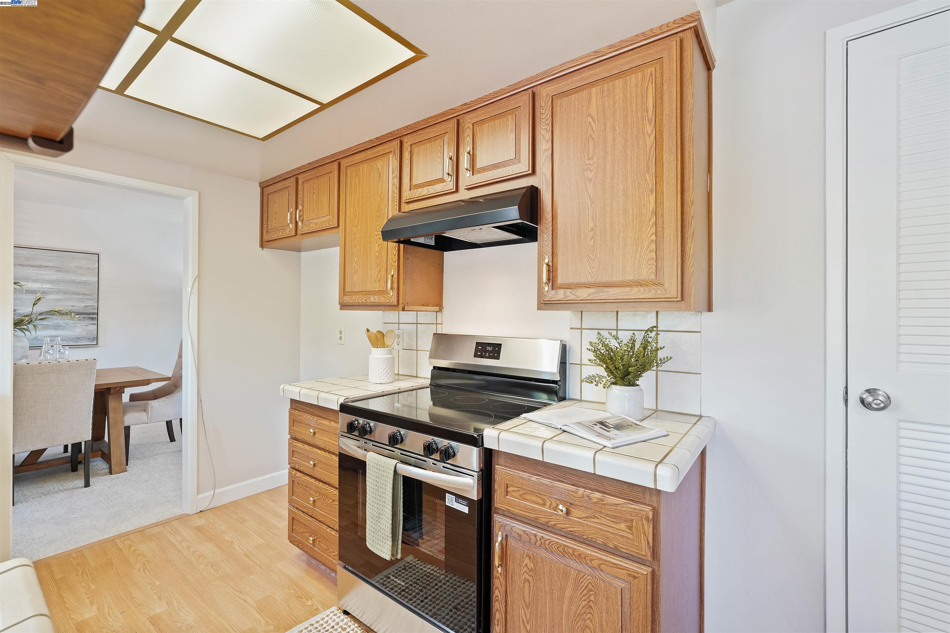 Detail Gallery Image 16 of 60 For 526 Malbec Ct, Pleasanton,  CA 94566 - 4 Beds | 2/1 Baths