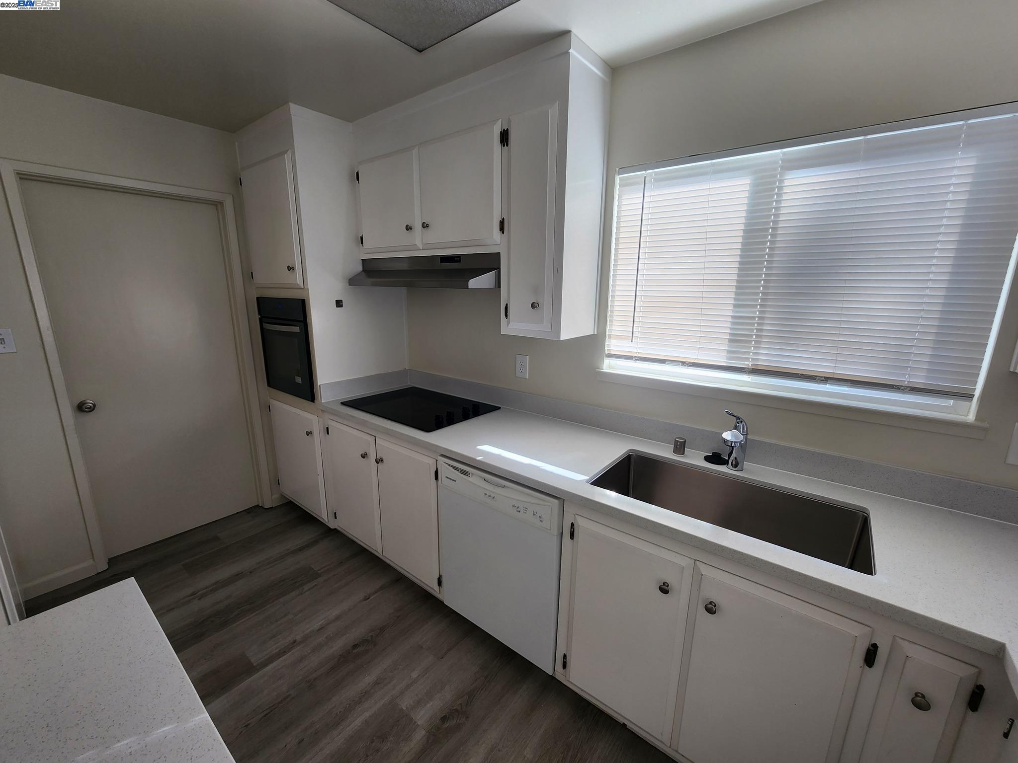 Detail Gallery Image 7 of 24 For 4126 Francisco St, Pleasanton,  CA 94566-5617 - 3 Beds | 2 Baths