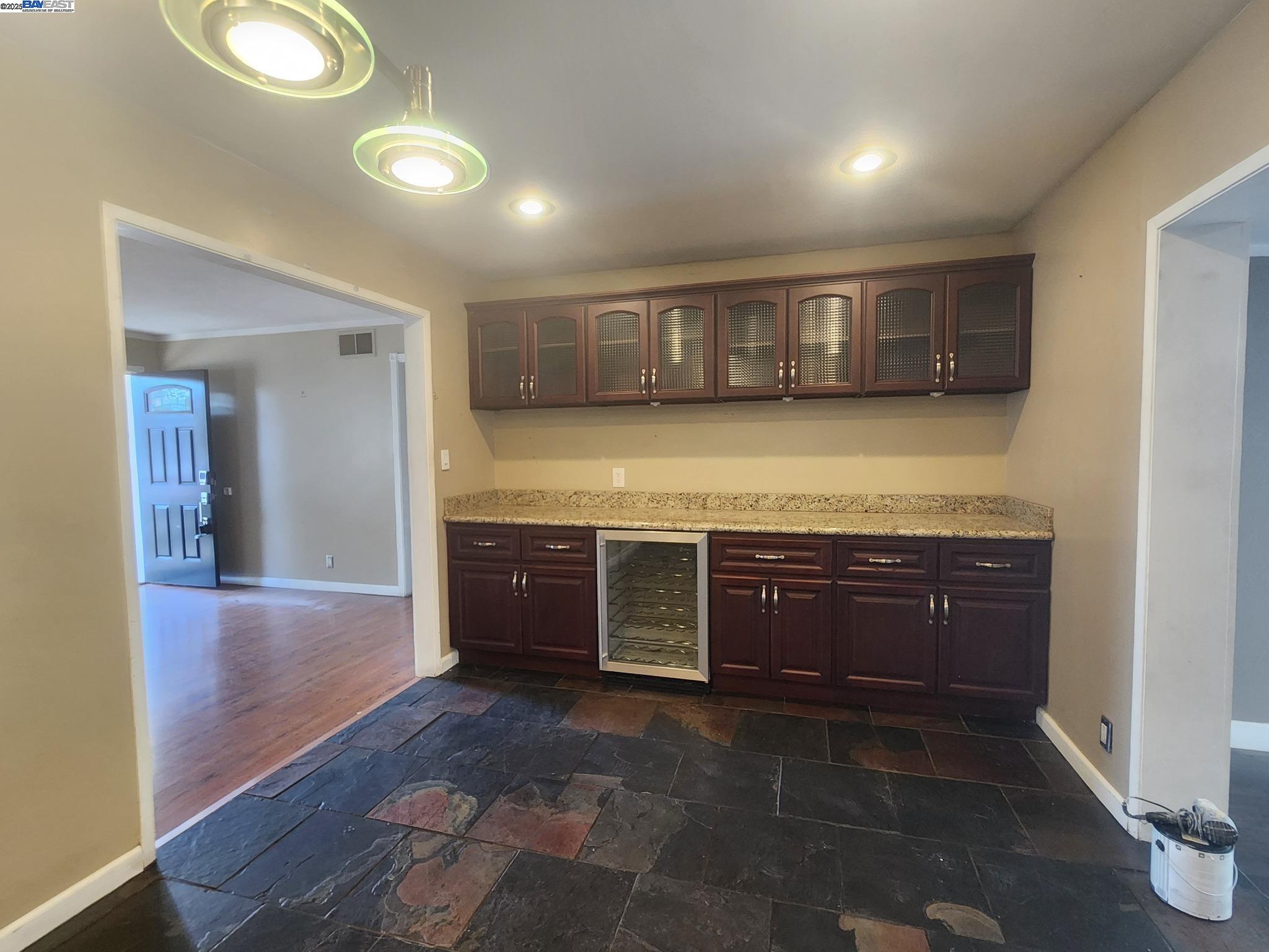 Detail Gallery Image 7 of 9 For 7482 Larkdale Ave, Dublin,  CA 94568 - 3 Beds | 3 Baths