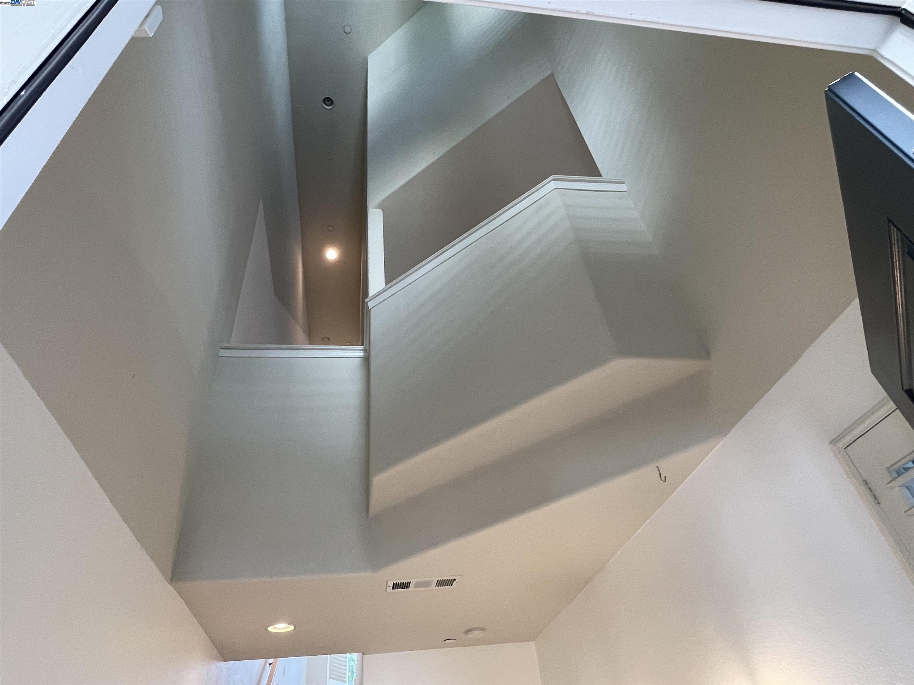 Detail Gallery Image 13 of 33 For 1503 Jetty Dr, Richmond,  CA 94804 - 3 Beds | 3/1 Baths