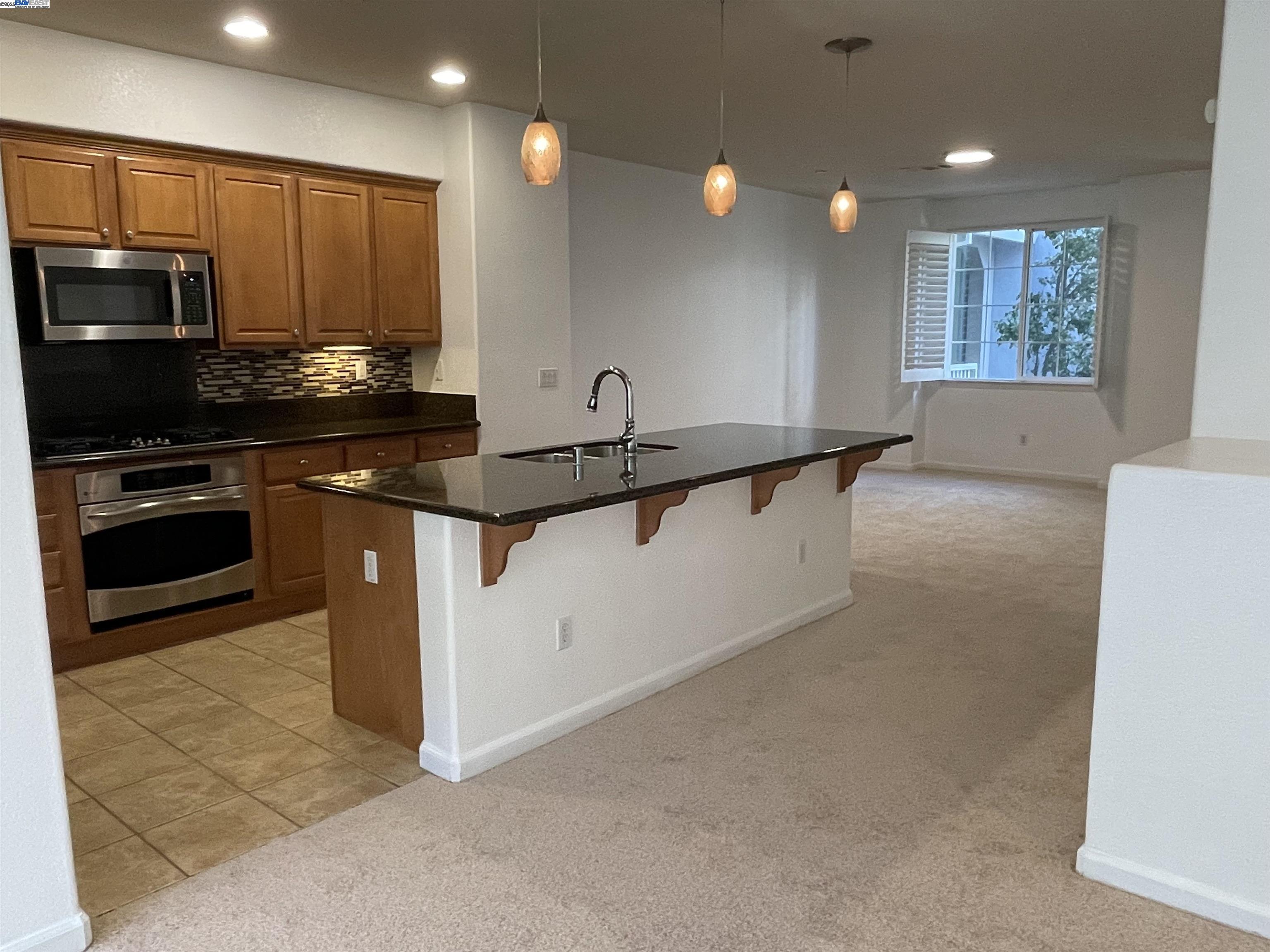 Detail Gallery Image 14 of 33 For 1503 Jetty Dr, Richmond,  CA 94804 - 3 Beds | 3/1 Baths