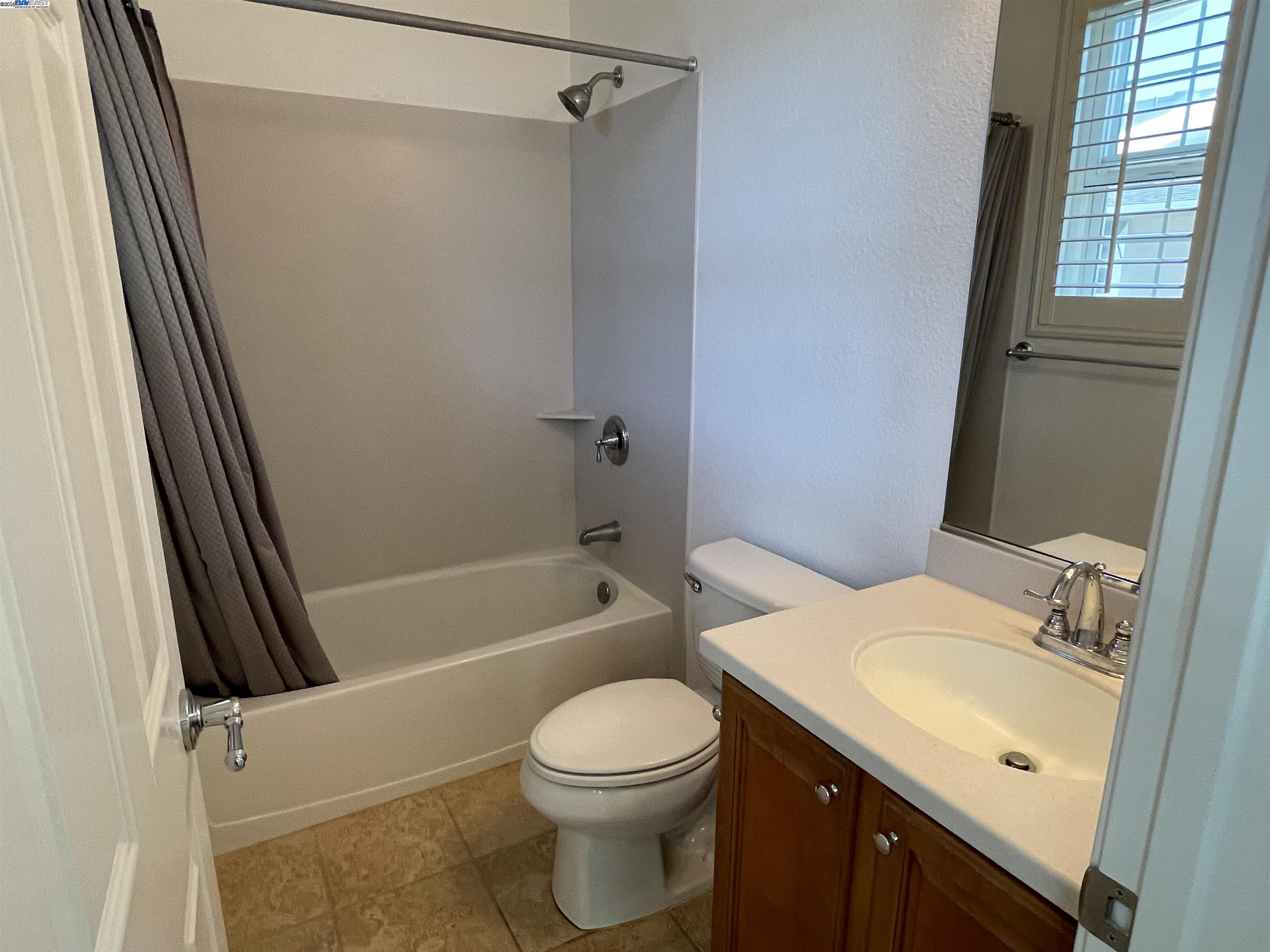 Detail Gallery Image 26 of 33 For 1503 Jetty Dr, Richmond,  CA 94804 - 3 Beds | 3/1 Baths