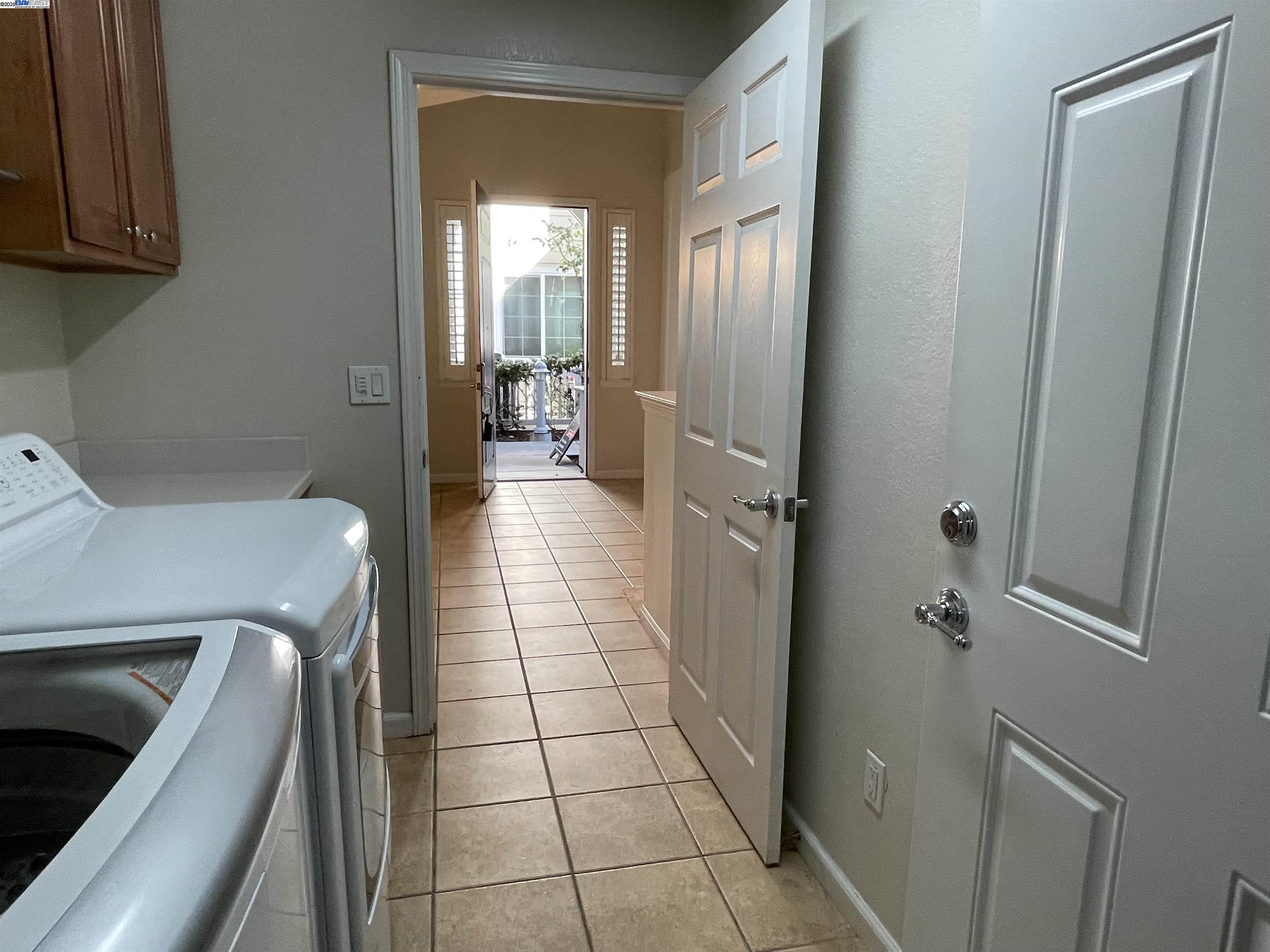 Detail Gallery Image 7 of 33 For 1503 Jetty Dr, Richmond,  CA 94804 - 3 Beds | 3/1 Baths