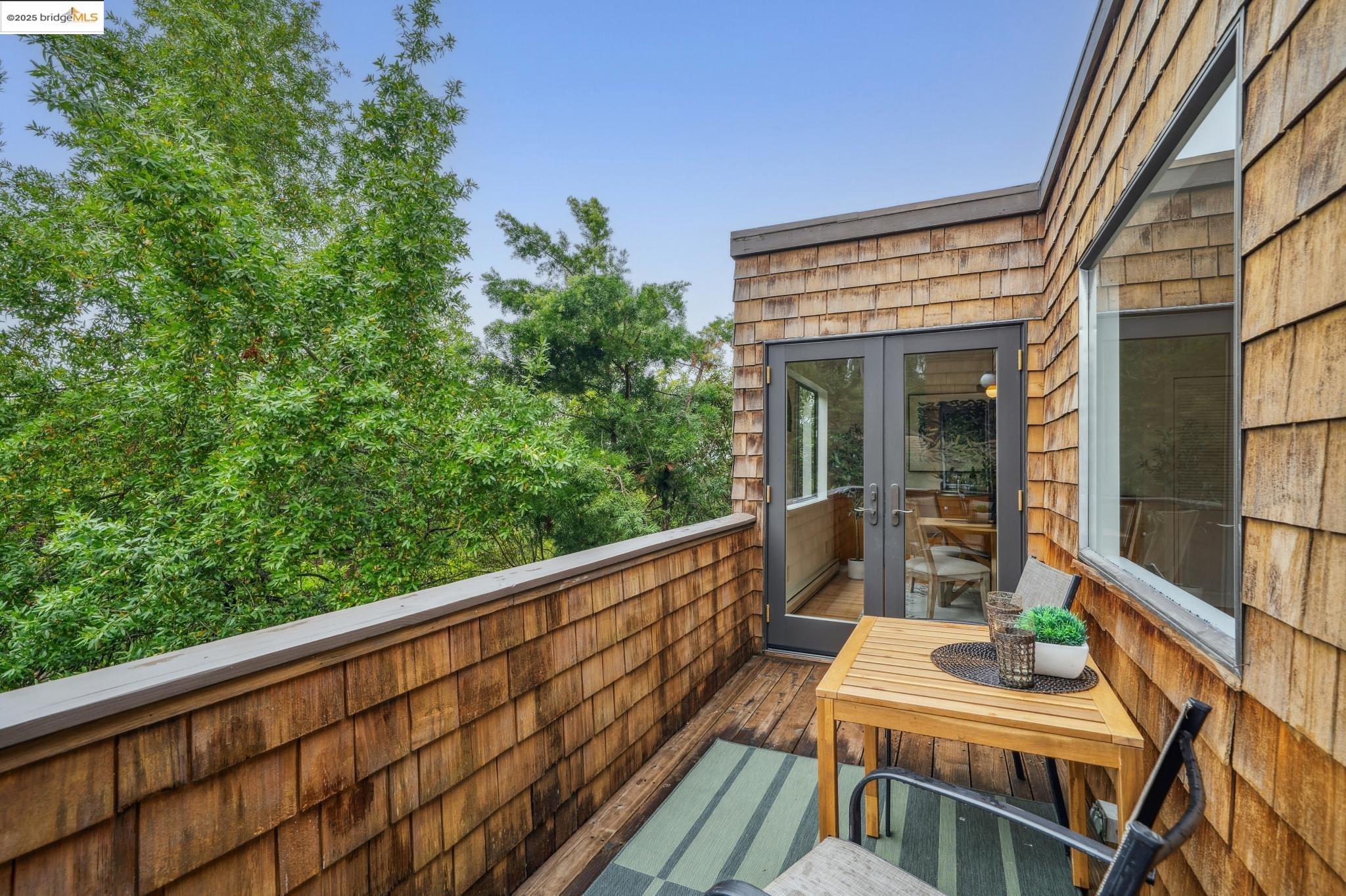 Detail Gallery Image 12 of 50 For 139 Del Mar Ave, Berkeley,  CA 94708 - 3 Beds | 2/1 Baths