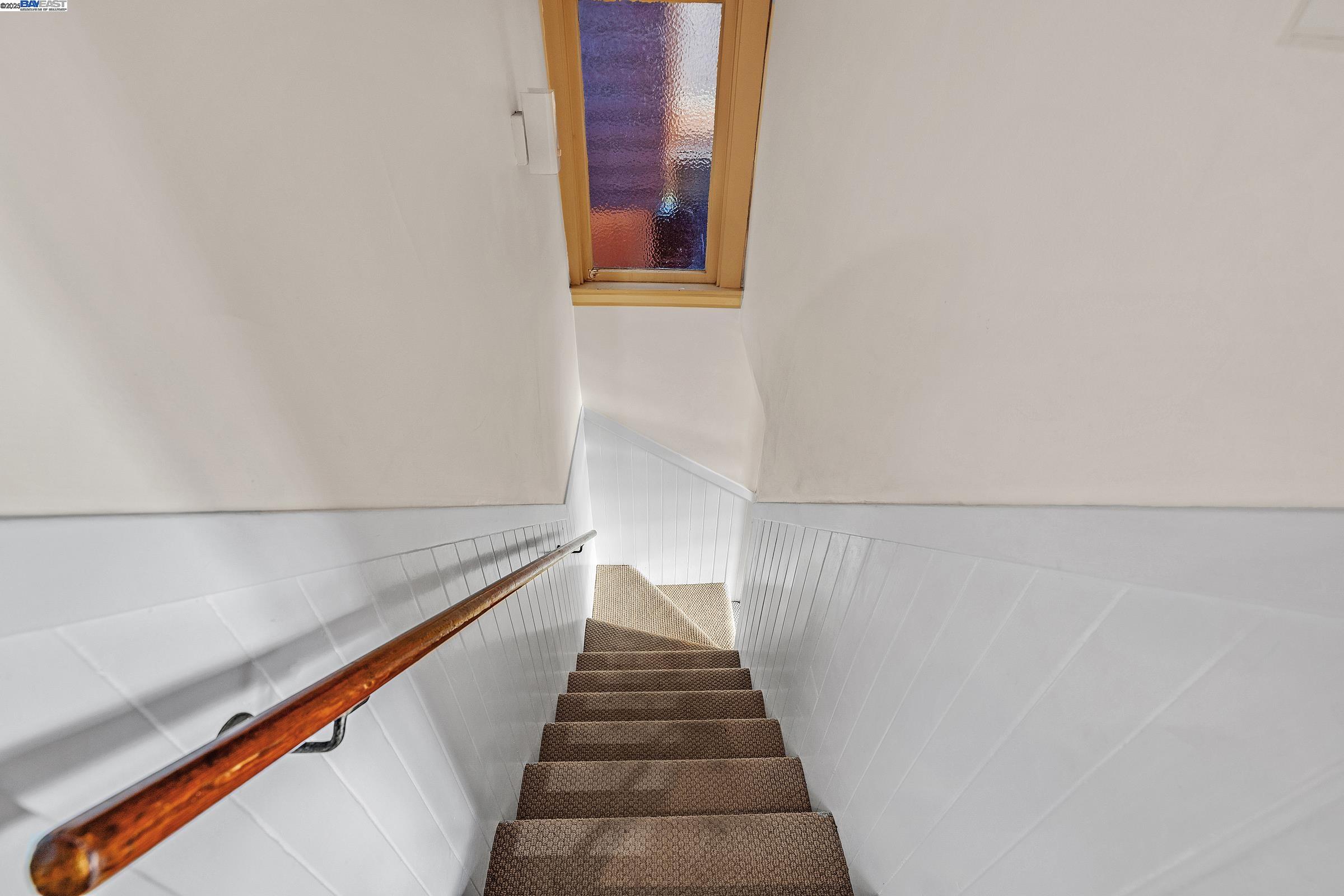 Detail Gallery Image 27 of 37 For 1012 Elbert St, Oakland,  CA 94602 - 2 Beds | 2 Baths