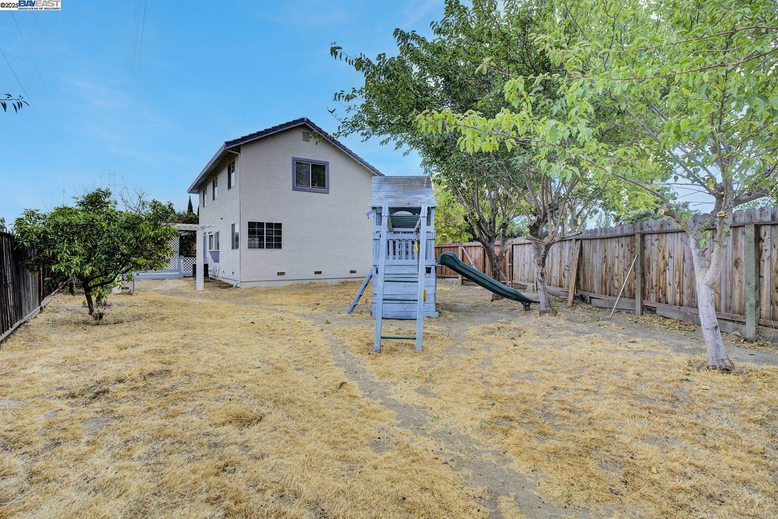 Detail Gallery Image 37 of 44 For 1618 Putnam St, Antioch,  CA 94509 - 4 Beds | 2/1 Baths